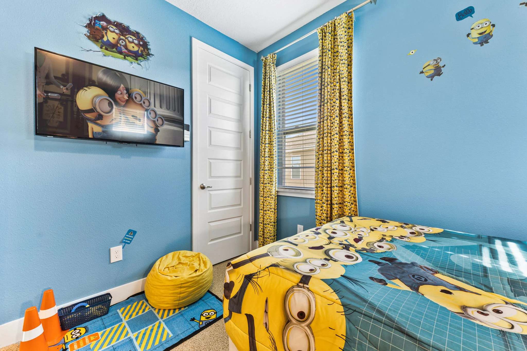 Family villa with private pool & full kitchen