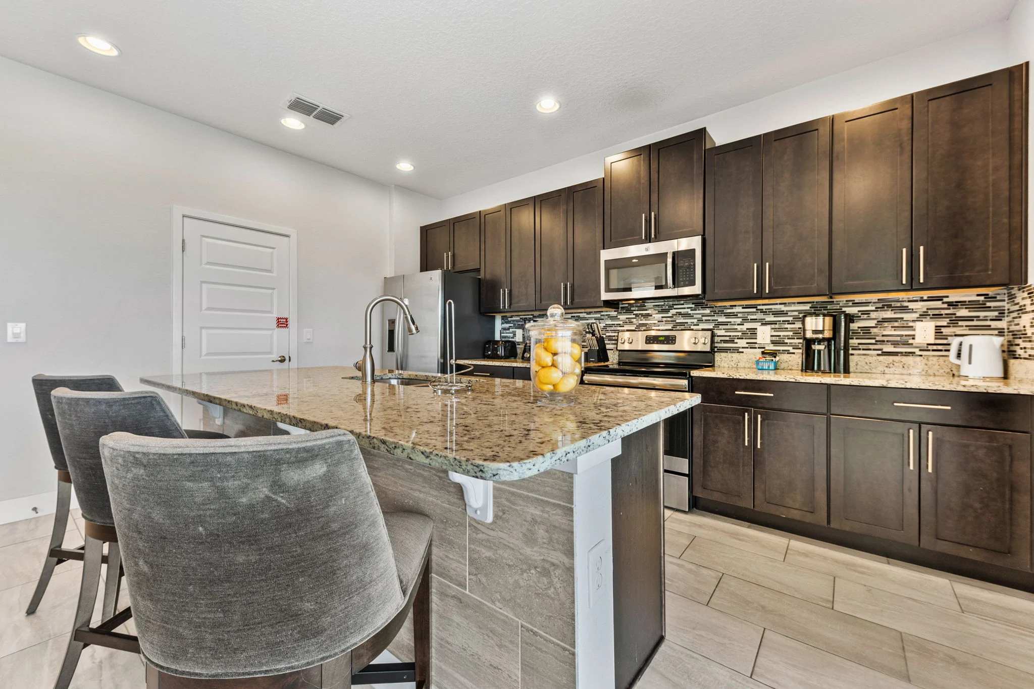 Family villa with private pool & full kitchen