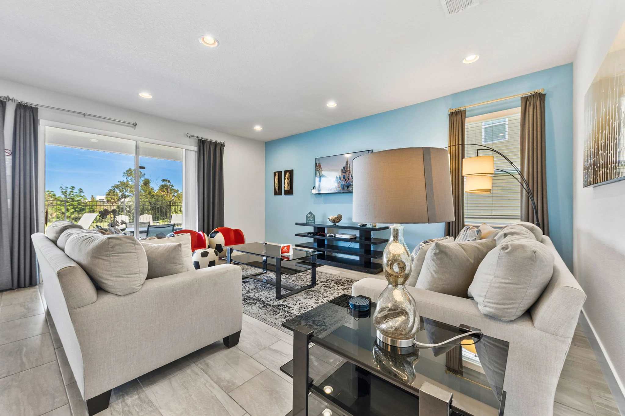 Family villa with private pool & full kitchen