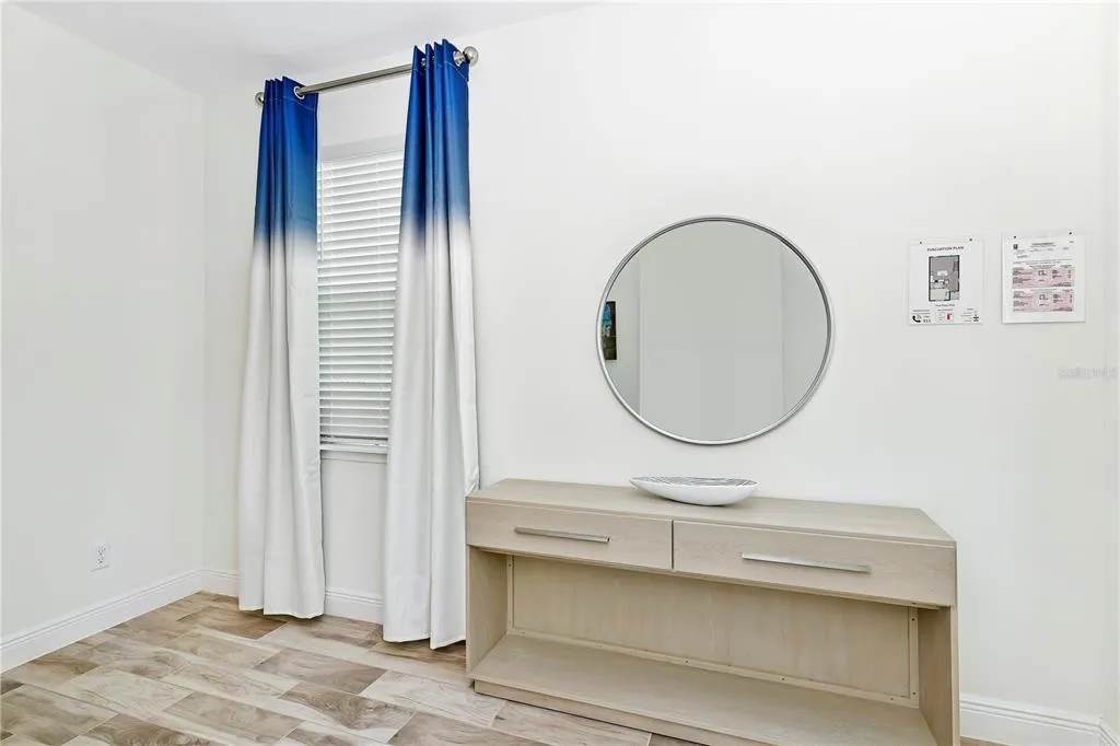 Townhome with patio near Disney and parks