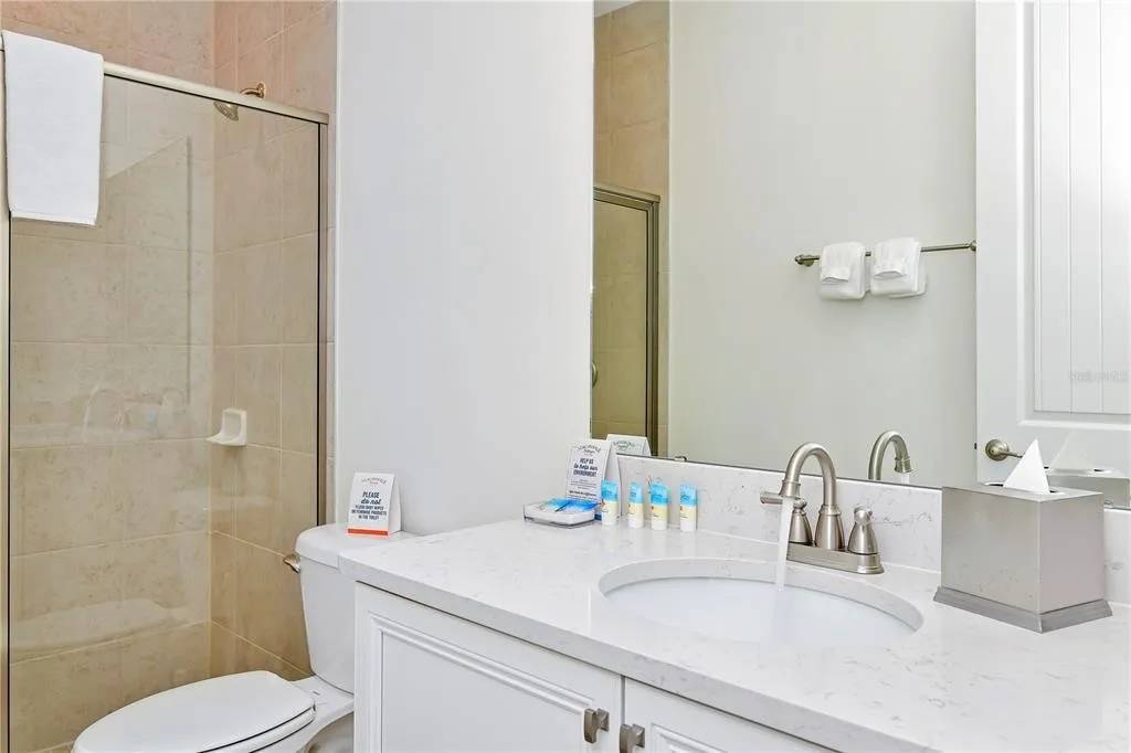 Townhome with patio near Disney and parks