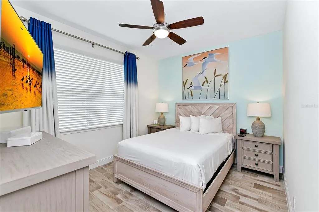 Townhome with patio near Disney and parks