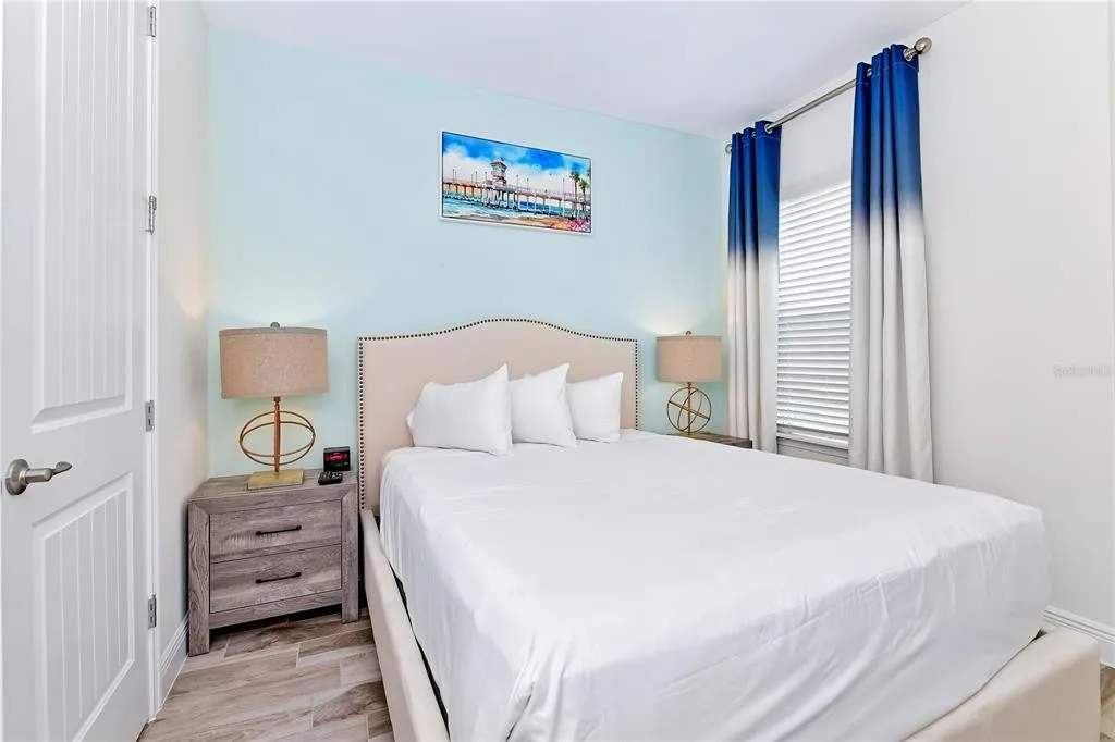 Townhome with patio near Disney and parks