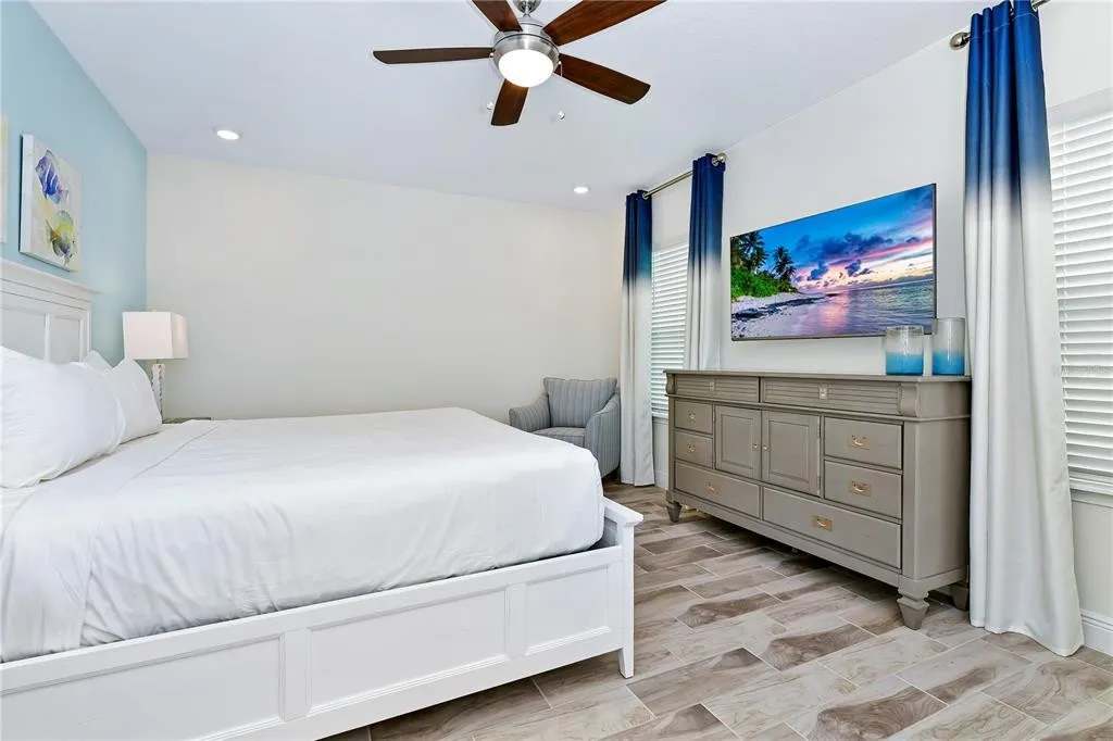 Townhome with patio near Disney and parks