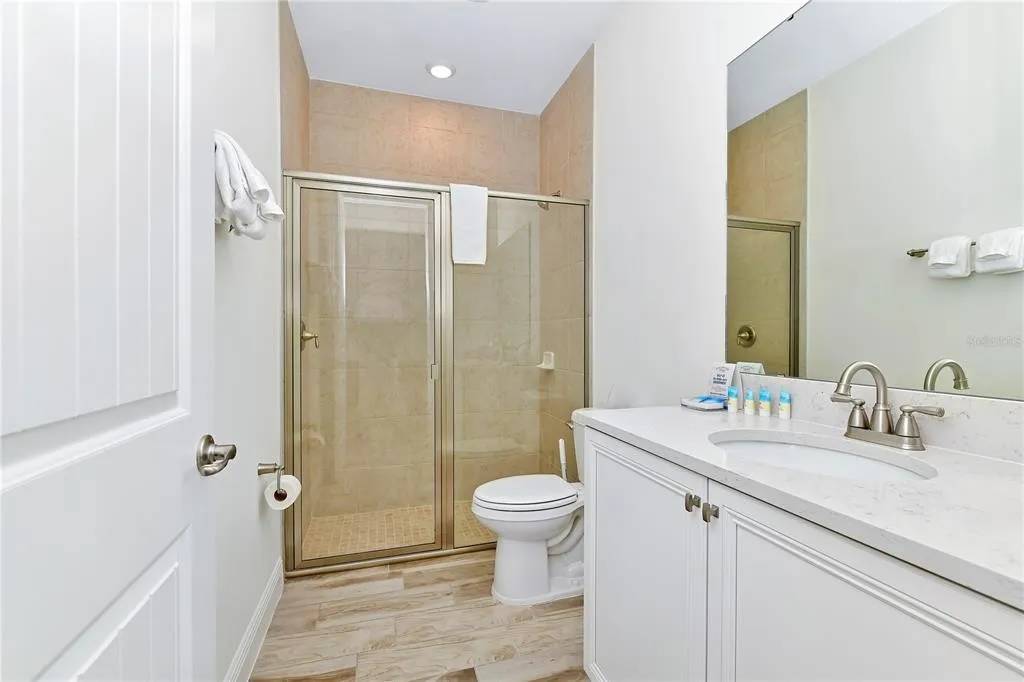 Townhome with patio near Disney and parks
