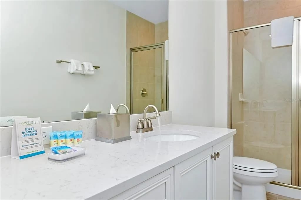 Townhome with patio near Disney and parks