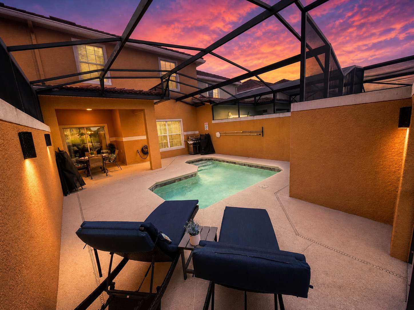Private pool & FREE Resort near Disney! Sleeps 8