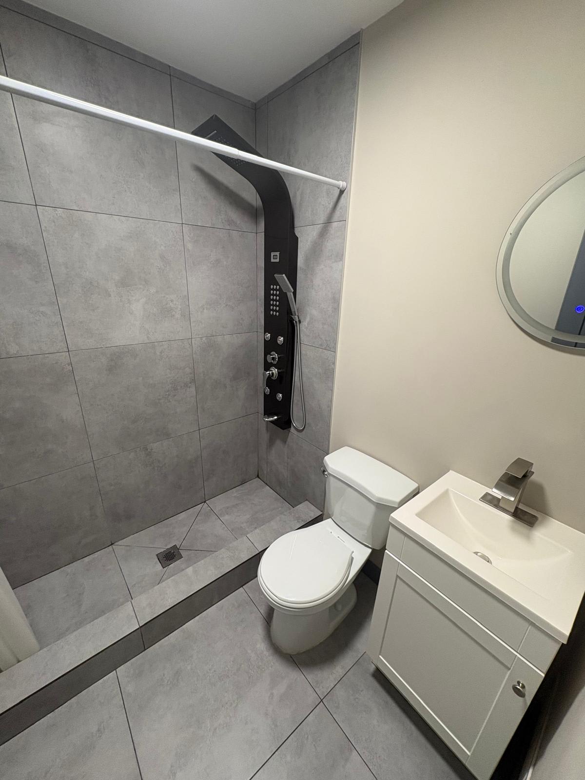 #38.1 St. Catharines Studio Hotel-Apartment