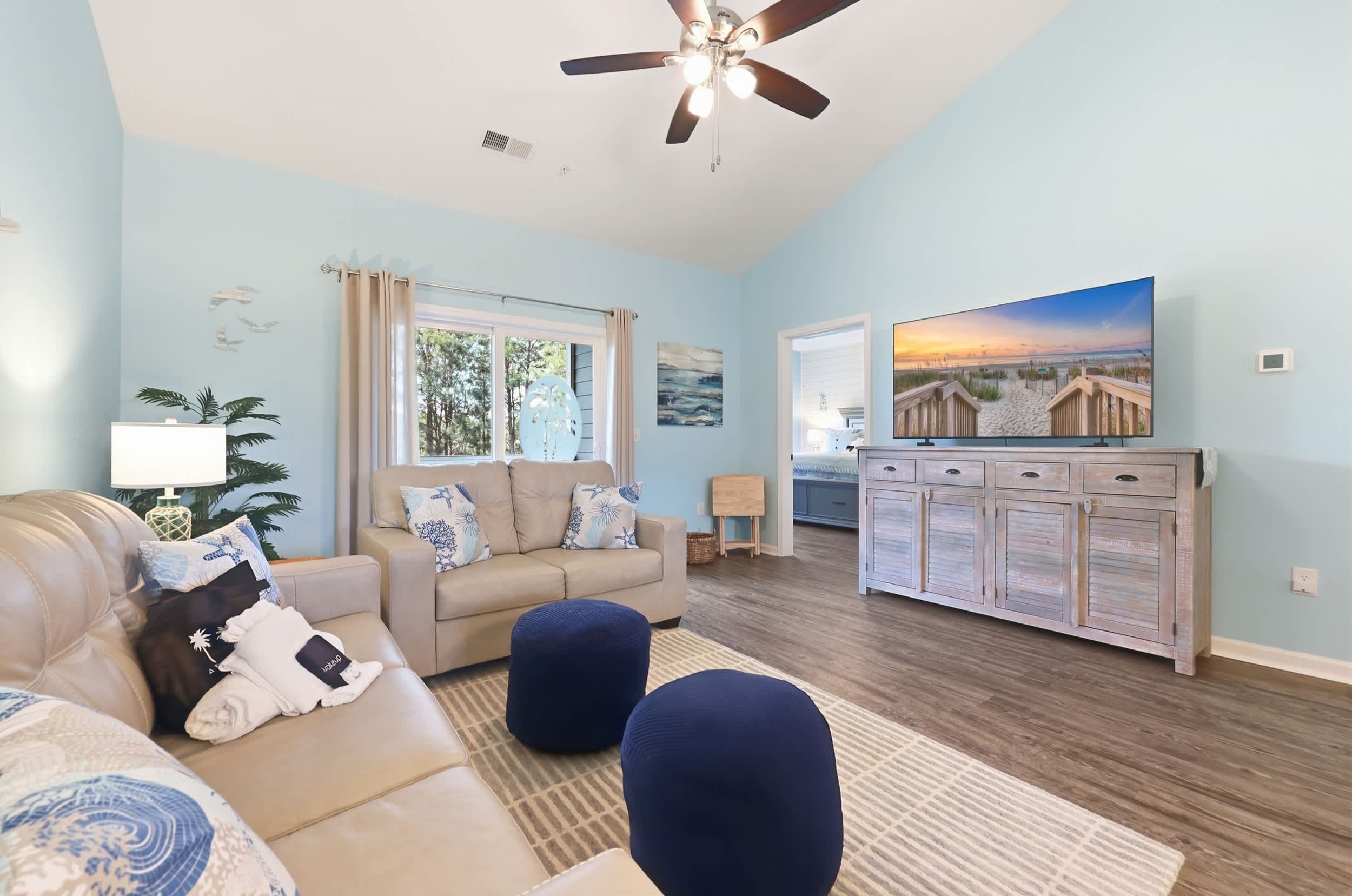 Coastal Comfort Pet Friendly Barefoot Resort Villa