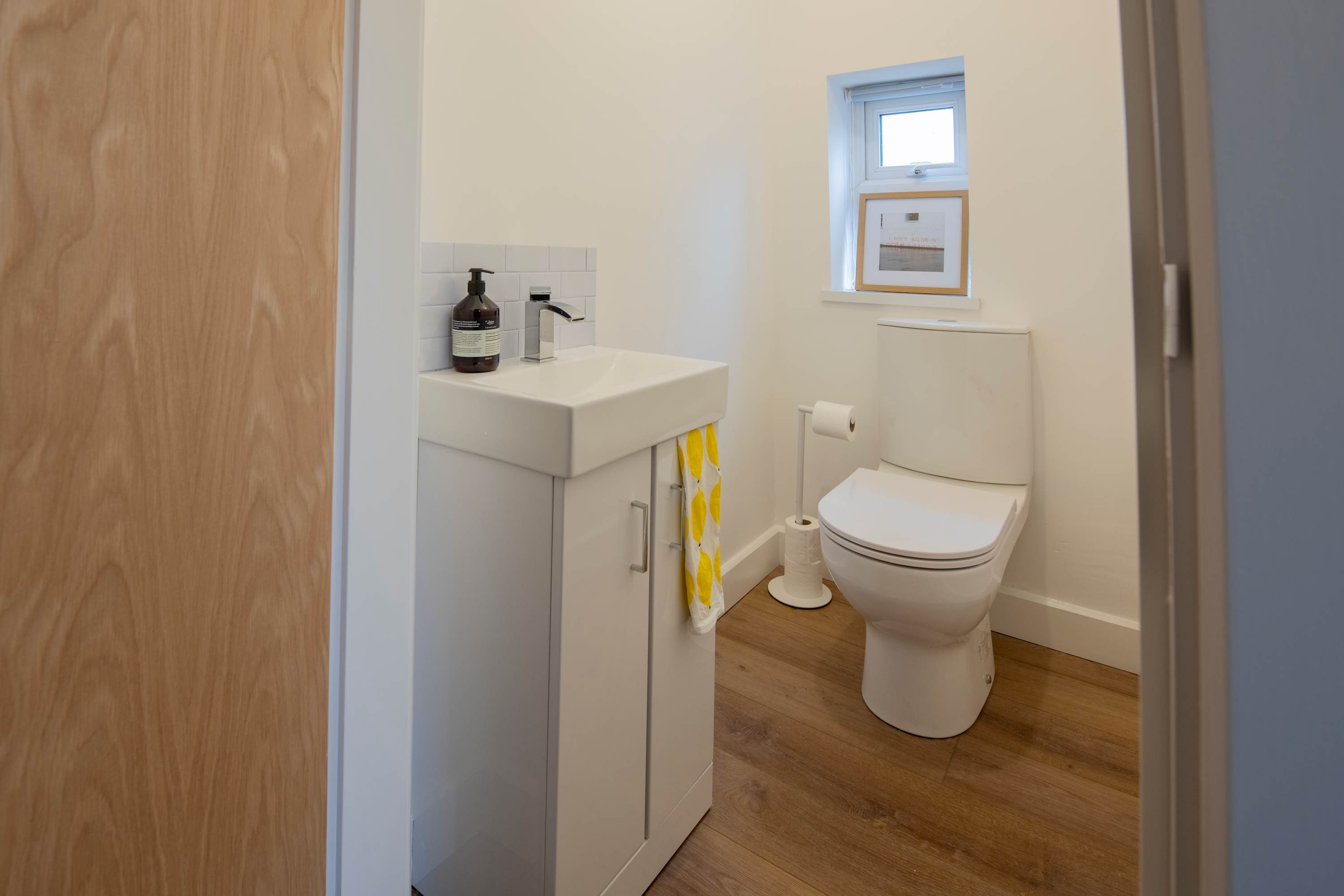 Stylish Home Near Scotch Corner For Work & Leisure in Cleveland View DL10 6PE - Property image 41 - VivreStays