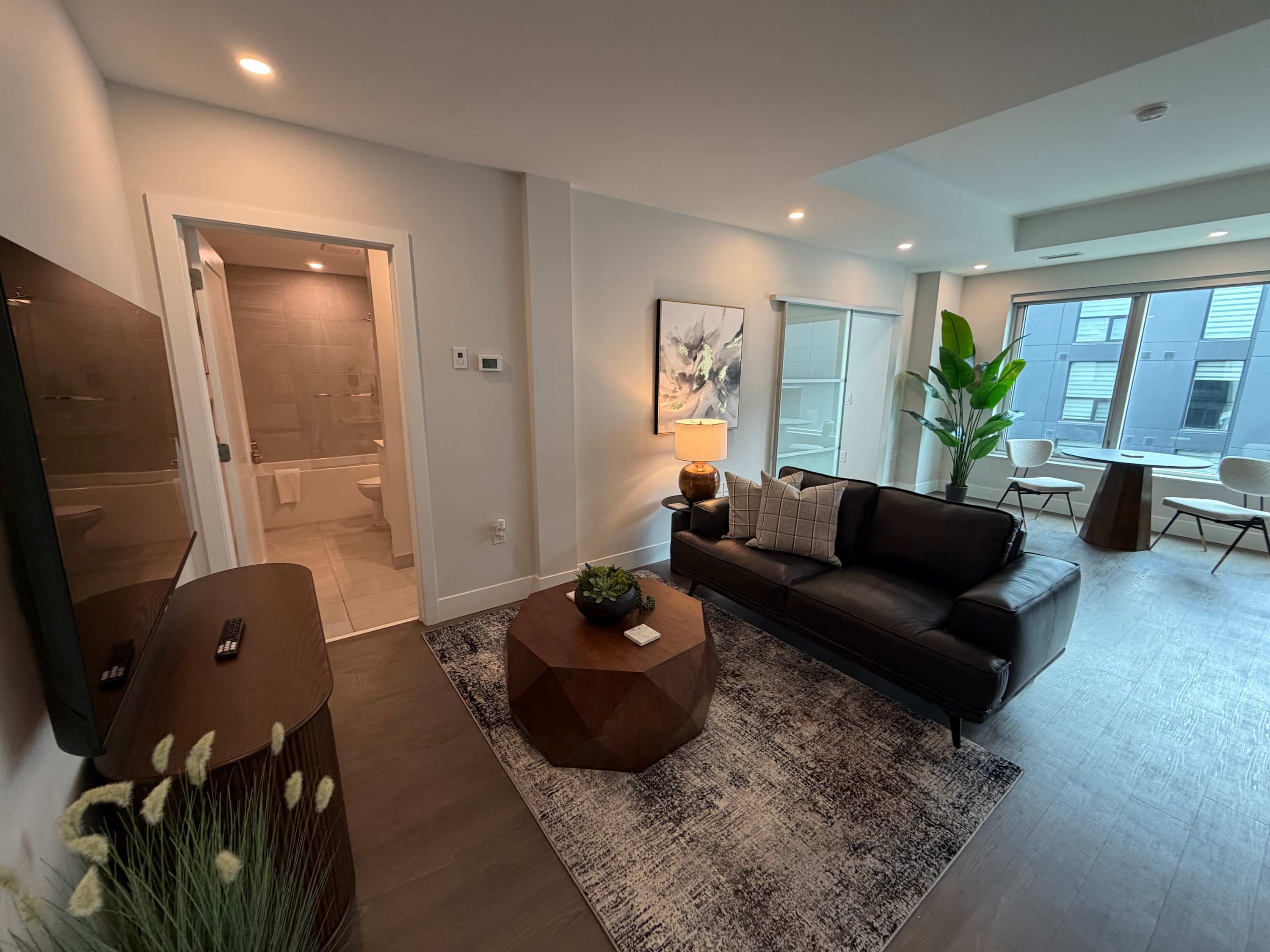 Downtown HFX 1 BR with AC and private patio