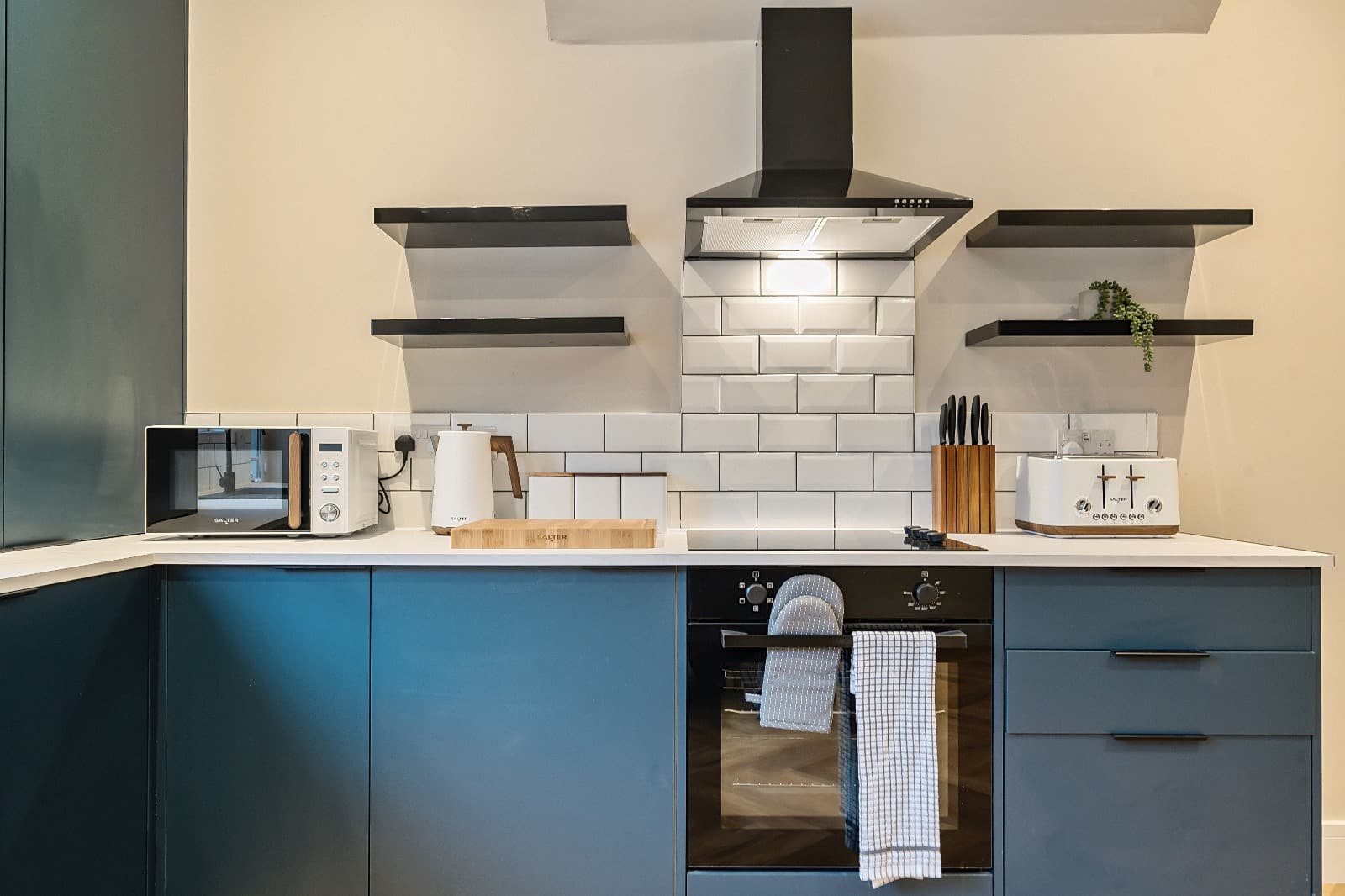 Stylish Home in Manchester - Free Parking in Dulgar Street M11 2BU - Property image 26 - VivreStays