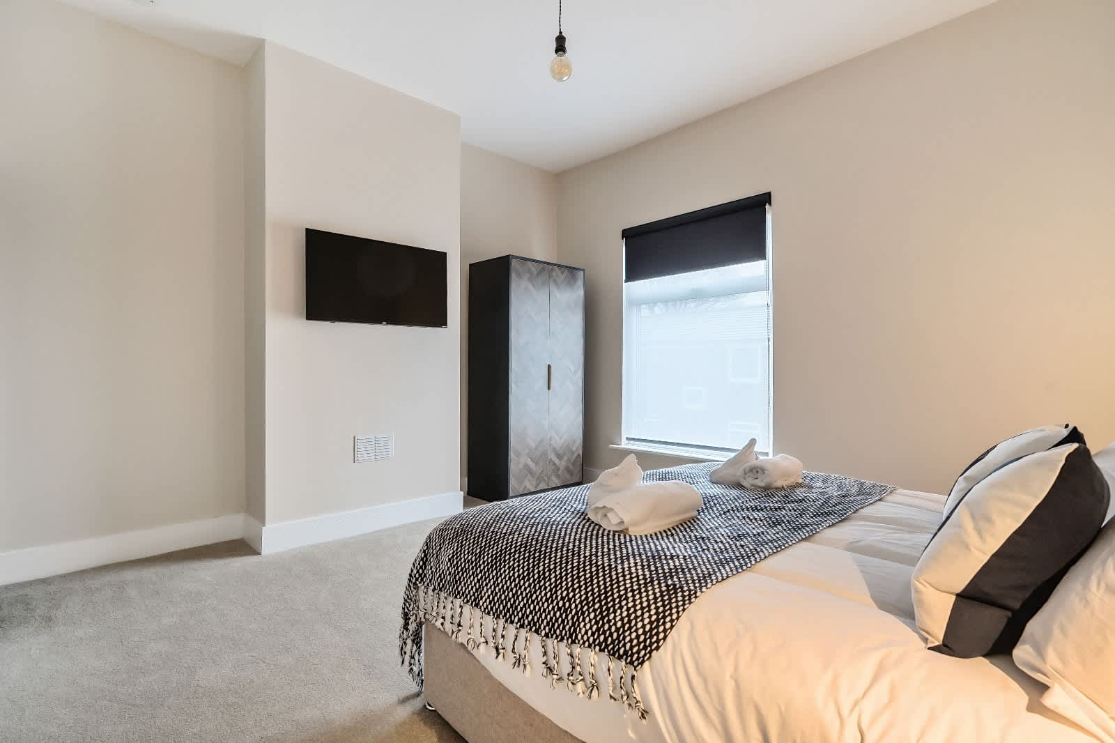 Stylish Home in Manchester - Free Parking in Dulgar Street M11 2BU - Property image 29 - VivreStays