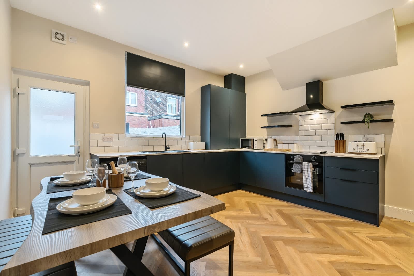 Stylish Home in Manchester - Free Parking in Dulgar Street M11 2BU - Property image 33 - VivreStays