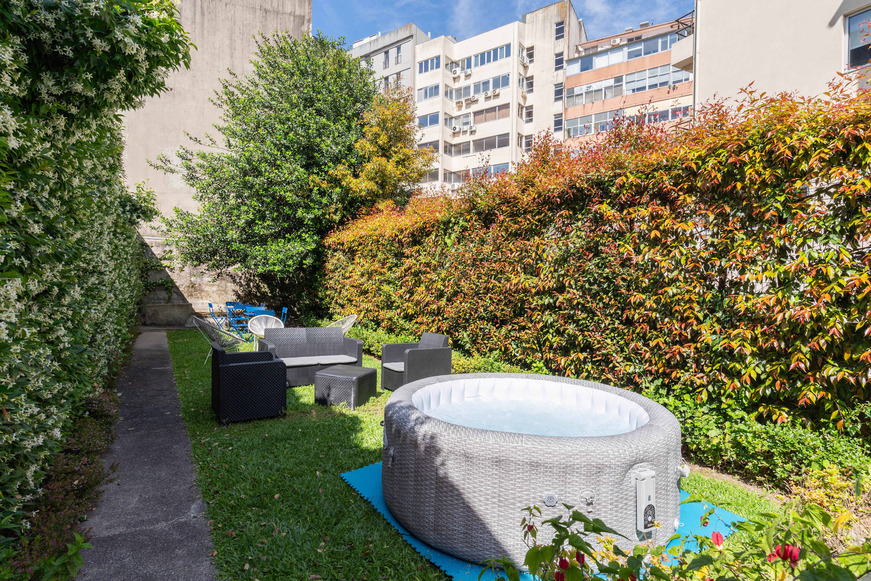 Stylish Flat with Terrace & Jacuzzi by HostWise