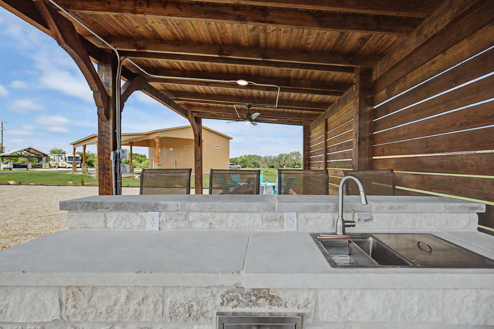 Twisted Vine Retreat - Fire Pit & Outdoor Kitchen | Photo 7