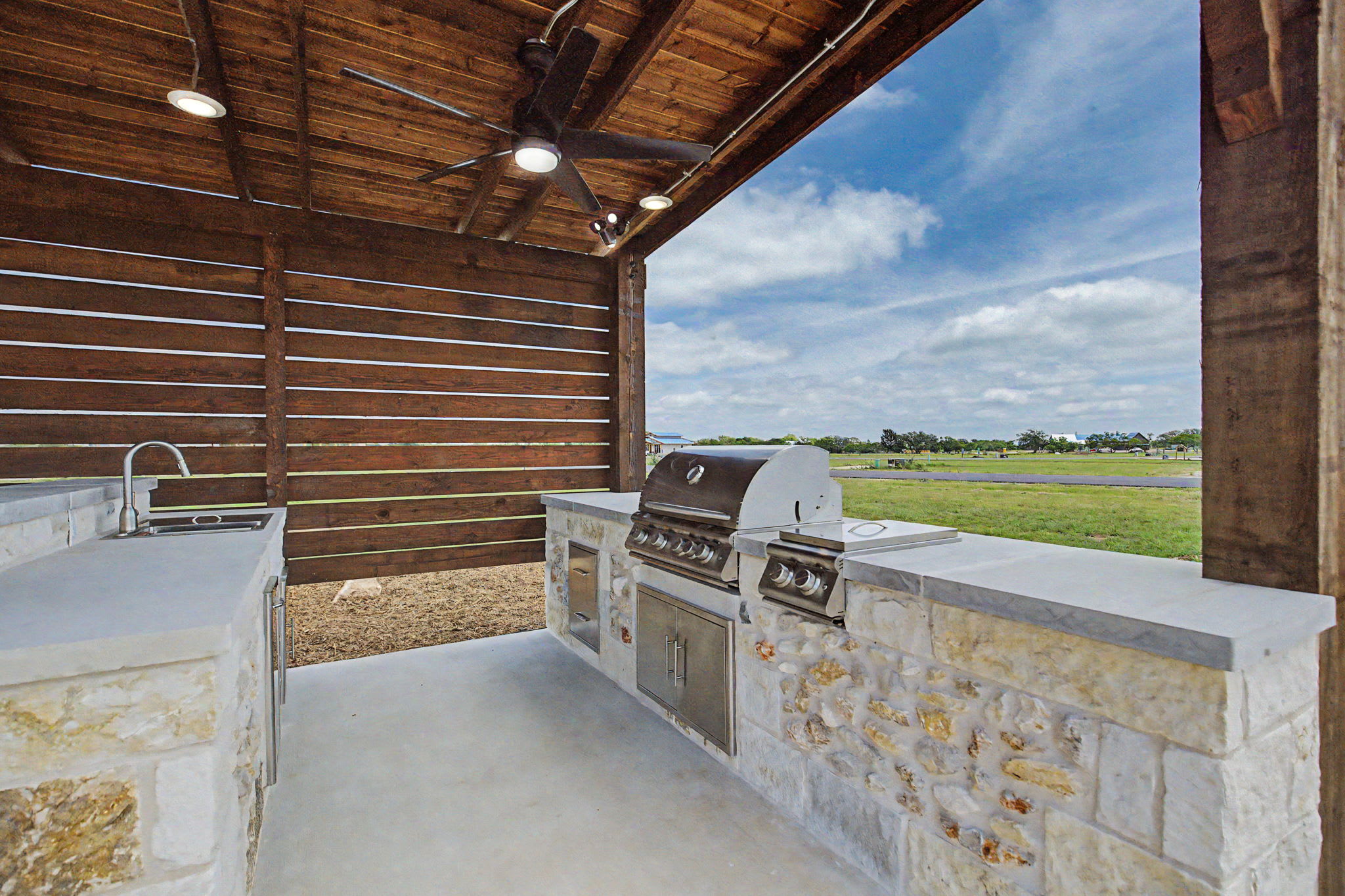 Twisted Vine Retreat - Fire Pit & Outdoor Kitchen | Photo 5