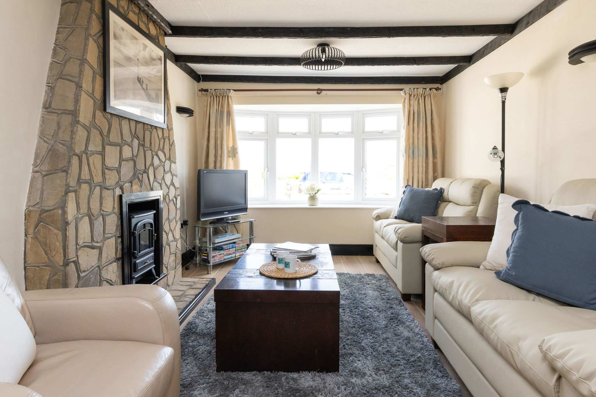 Coastal Home for 8 in Bracklesham w Parking
