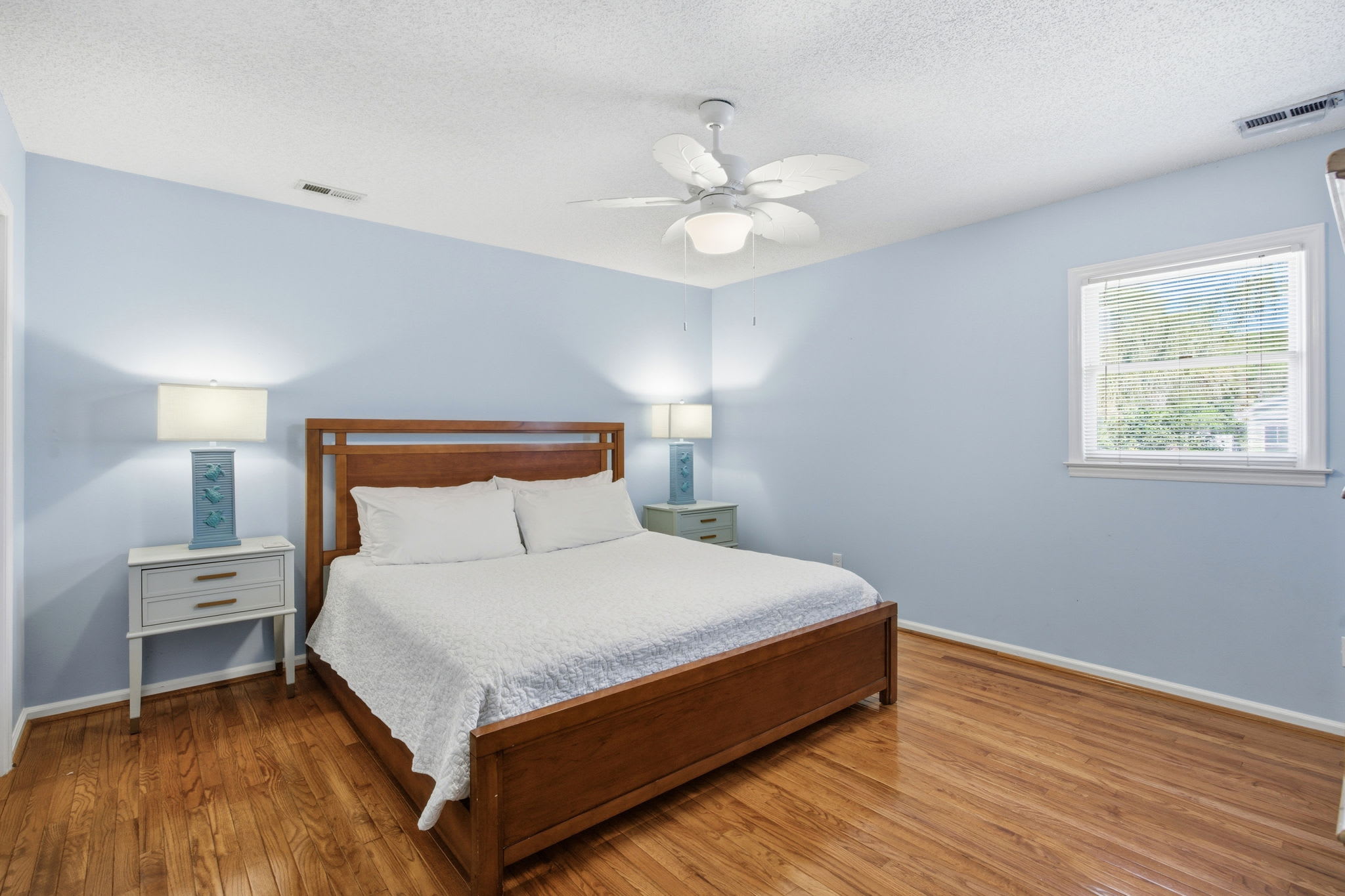 NE 38th Street Dog Friendly Star Spangled Manor | Photo 19