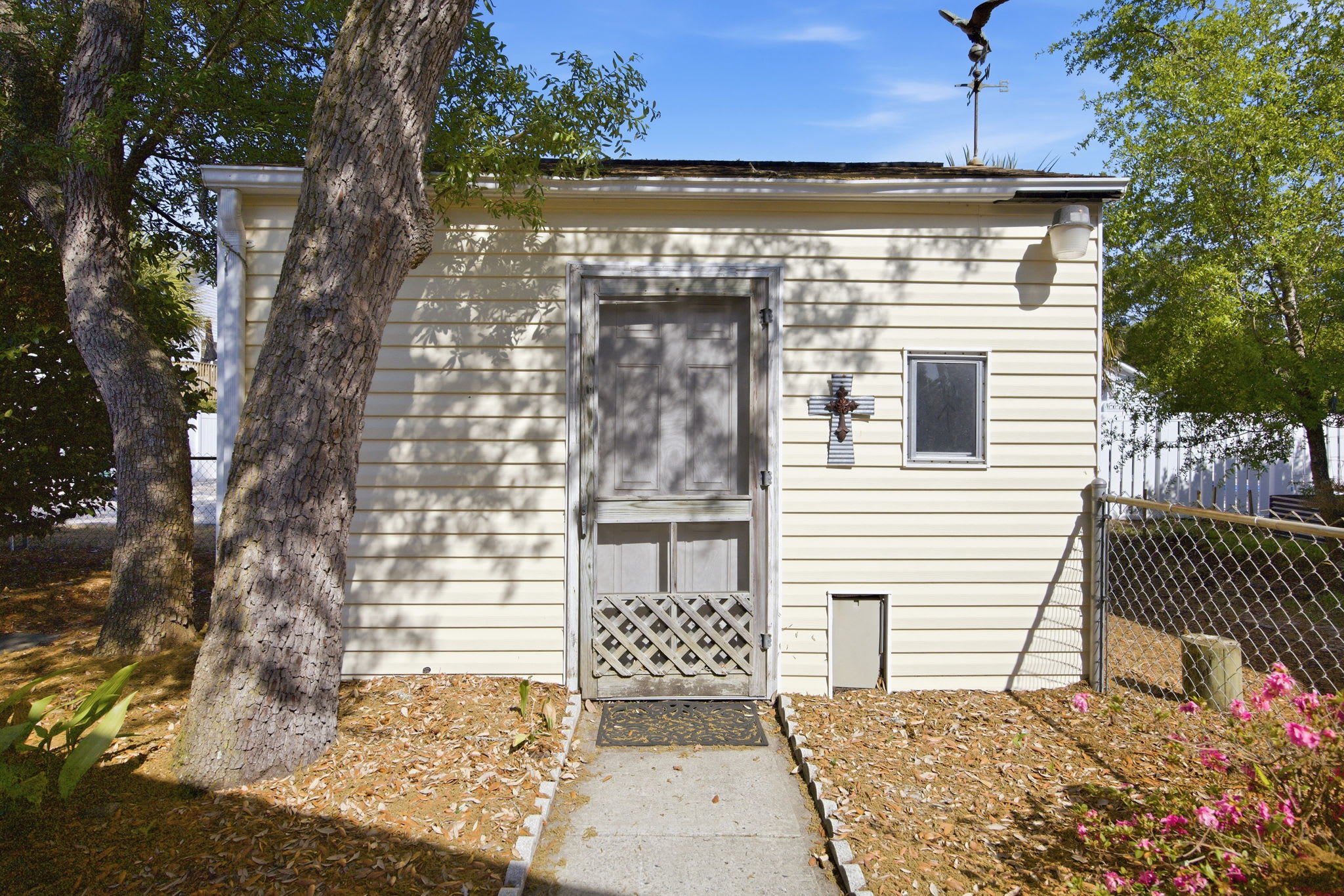 NE 38th Street Dog Friendly Star Spangled Manor | Photo 48