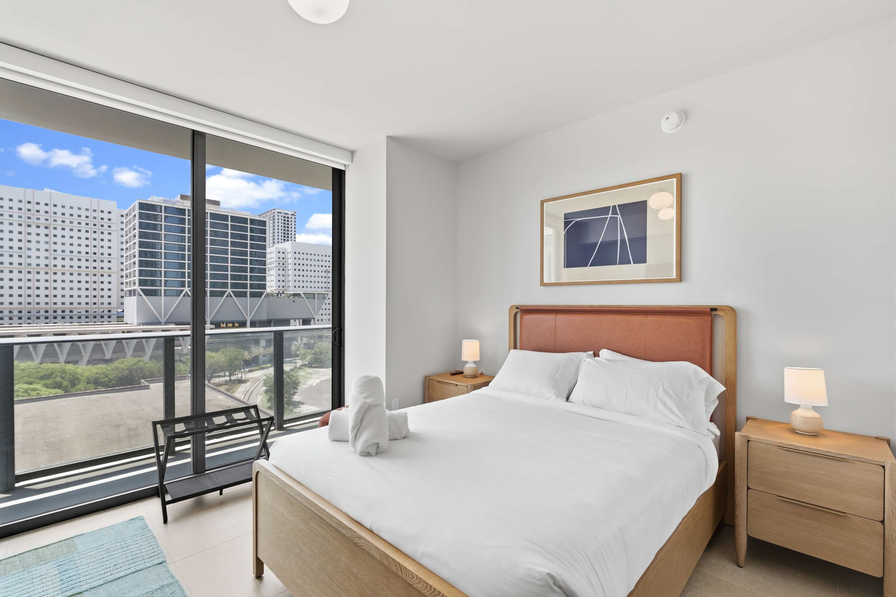 Downtown Studio | Pool & Gym | Free Parking