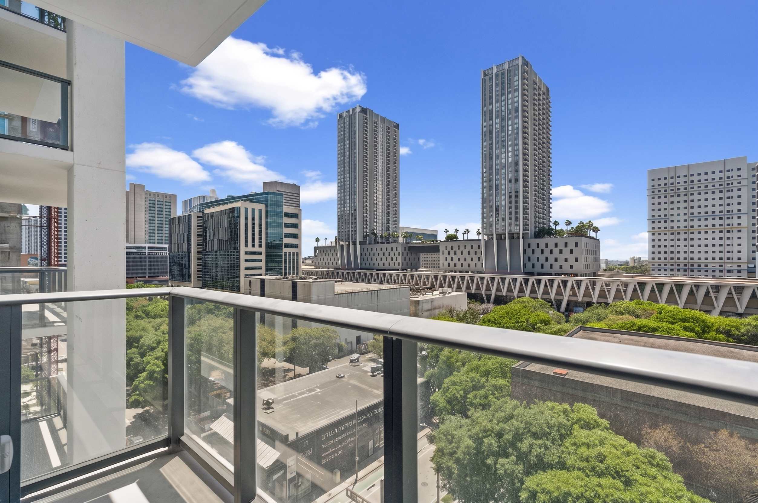 Downtown Studio | Pool & Gym | Free Parking