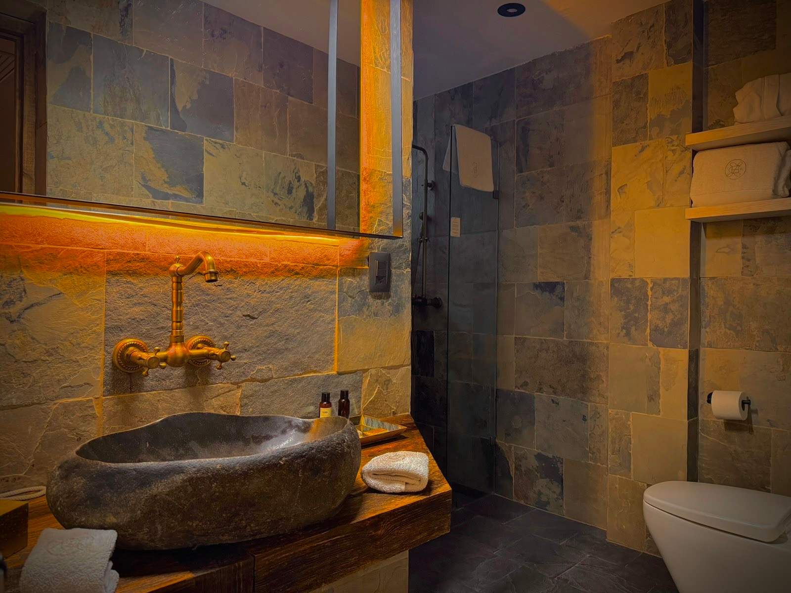 Luxury Queen Room in Downtown San Miguel