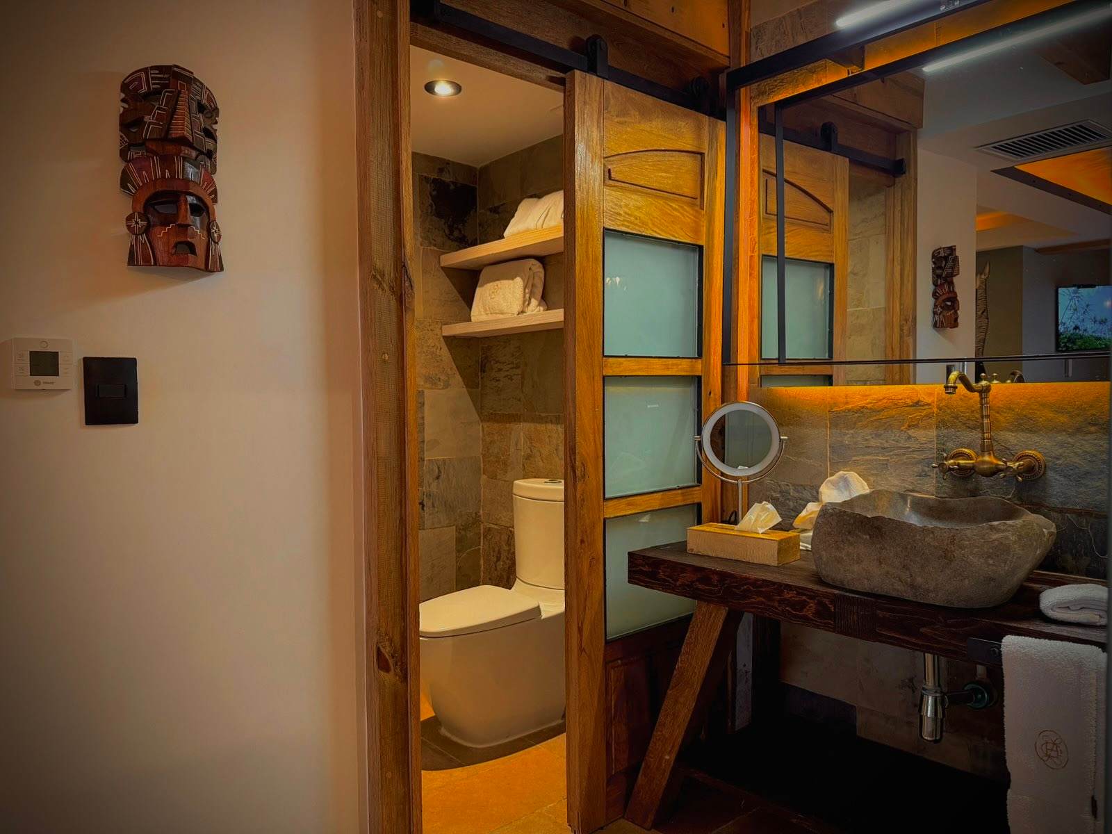 Casa Laja Hotel - Suite with Cathedral Views