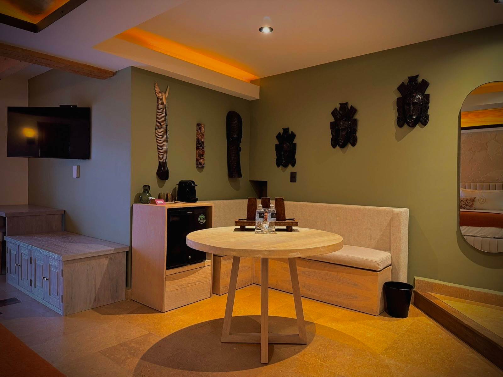 Casa Laja Hotel - Suite with Cathedral Views