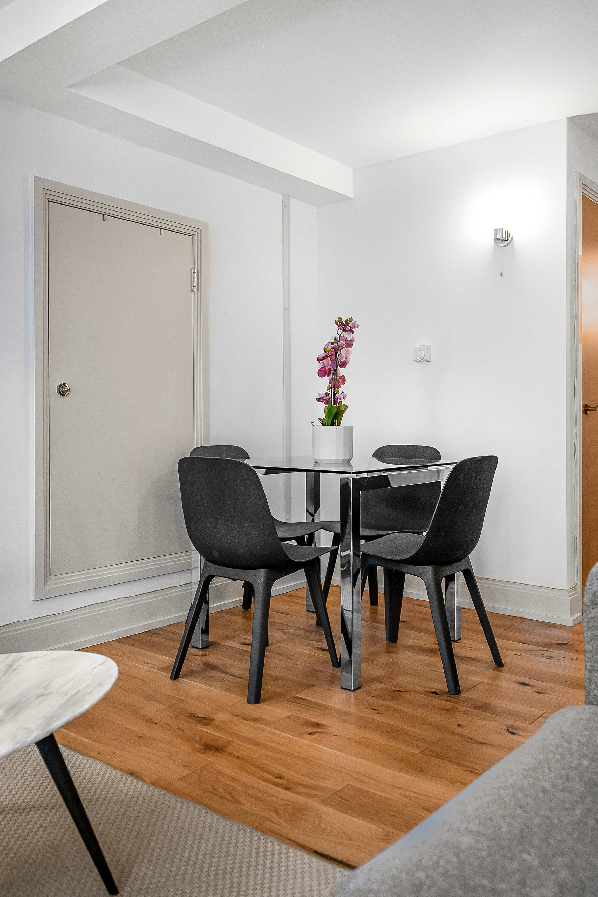 Elegant Soho 1-Bed - Balcony, 2 Baths, Sleeps 4 in Bateman Street, 2 W1D 3AG - Property image 16 - VivreStays
