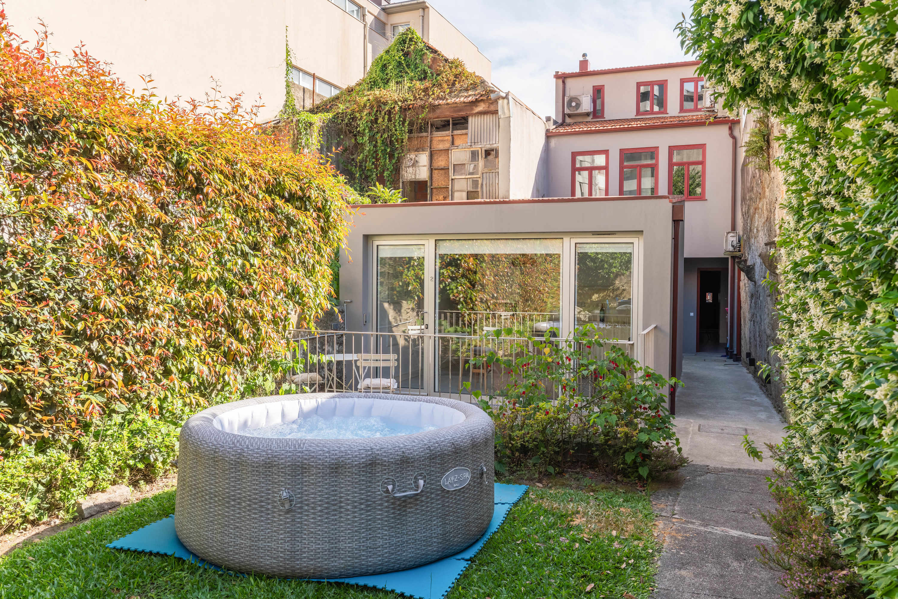 Elegant Flat with Garden & Jacuzzi by HostWise