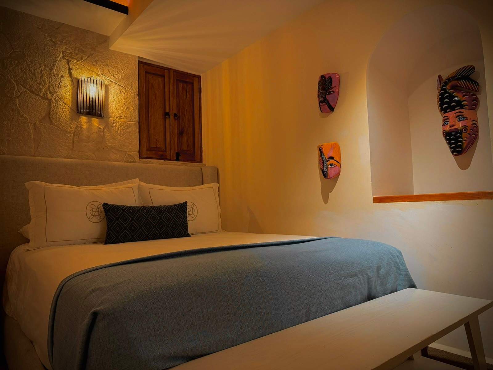 Elegant Double Queen Room - Casa Laja Hotel