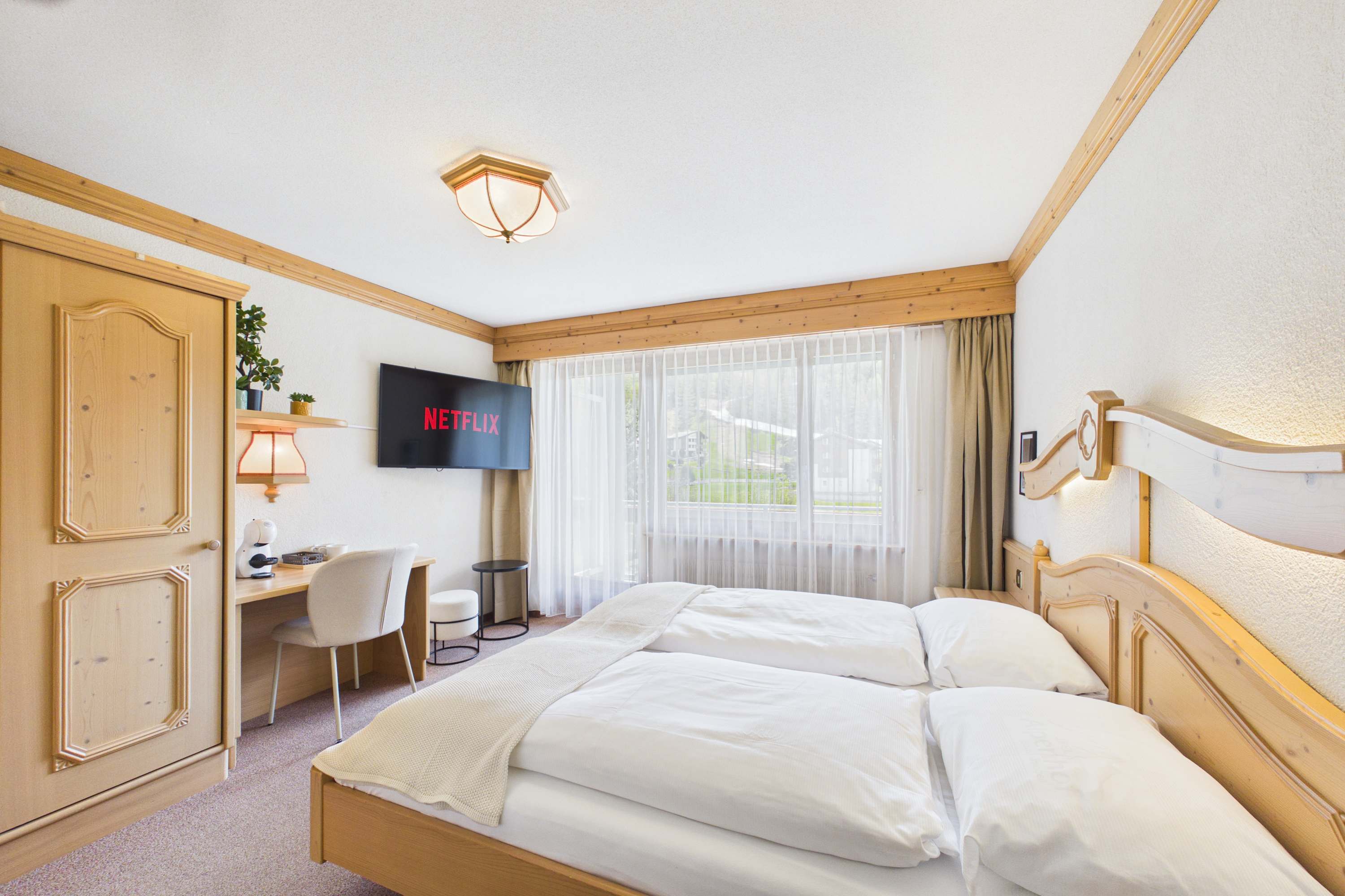 Mountain View Suite + Self Check-in near Saas-Fee — 2