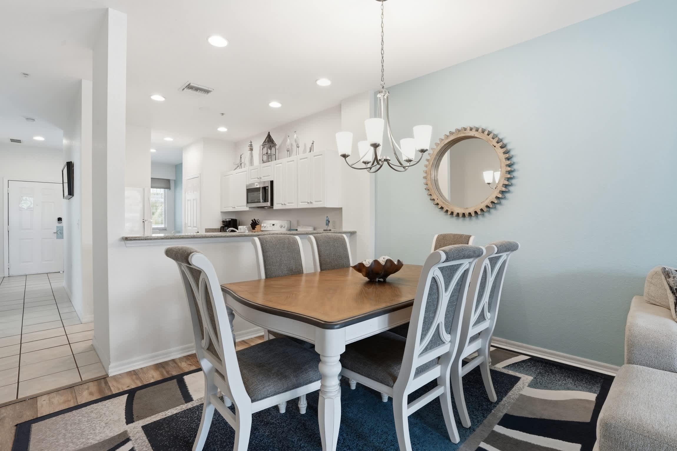 826 Second Floor Lake and Fountain Views | Photo 15