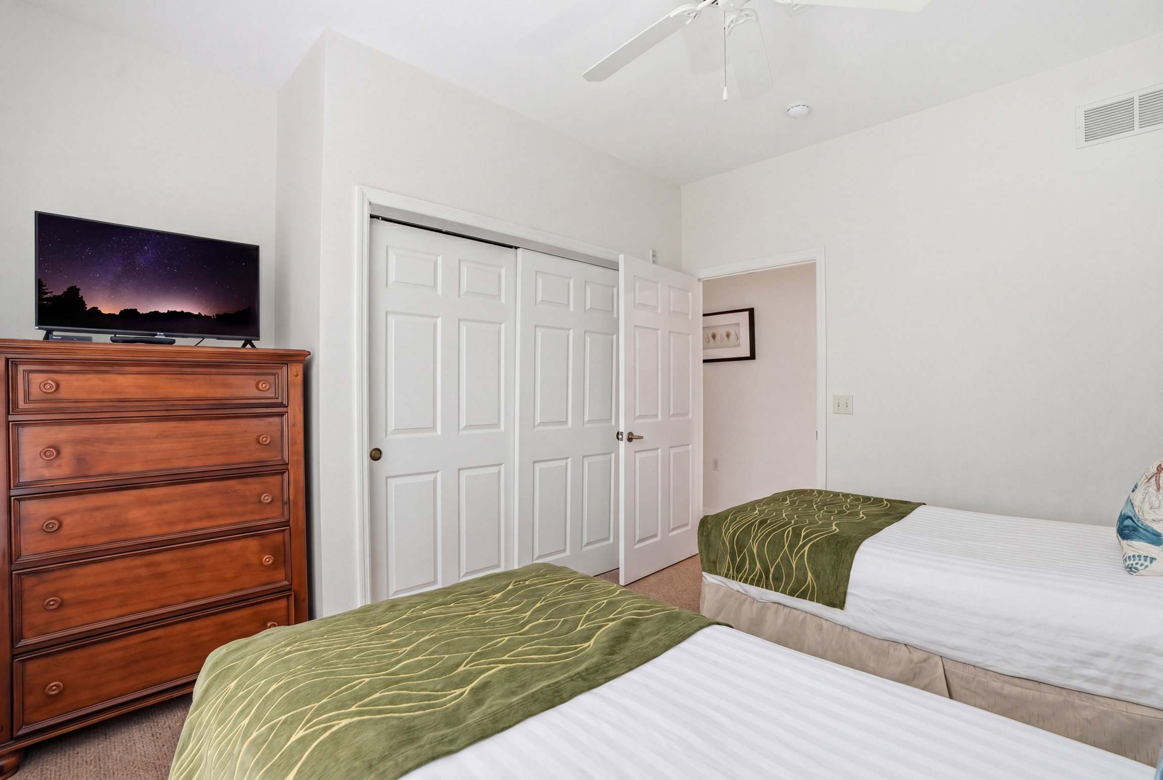 826 Second Floor Lake and Fountain Views | Photo 27