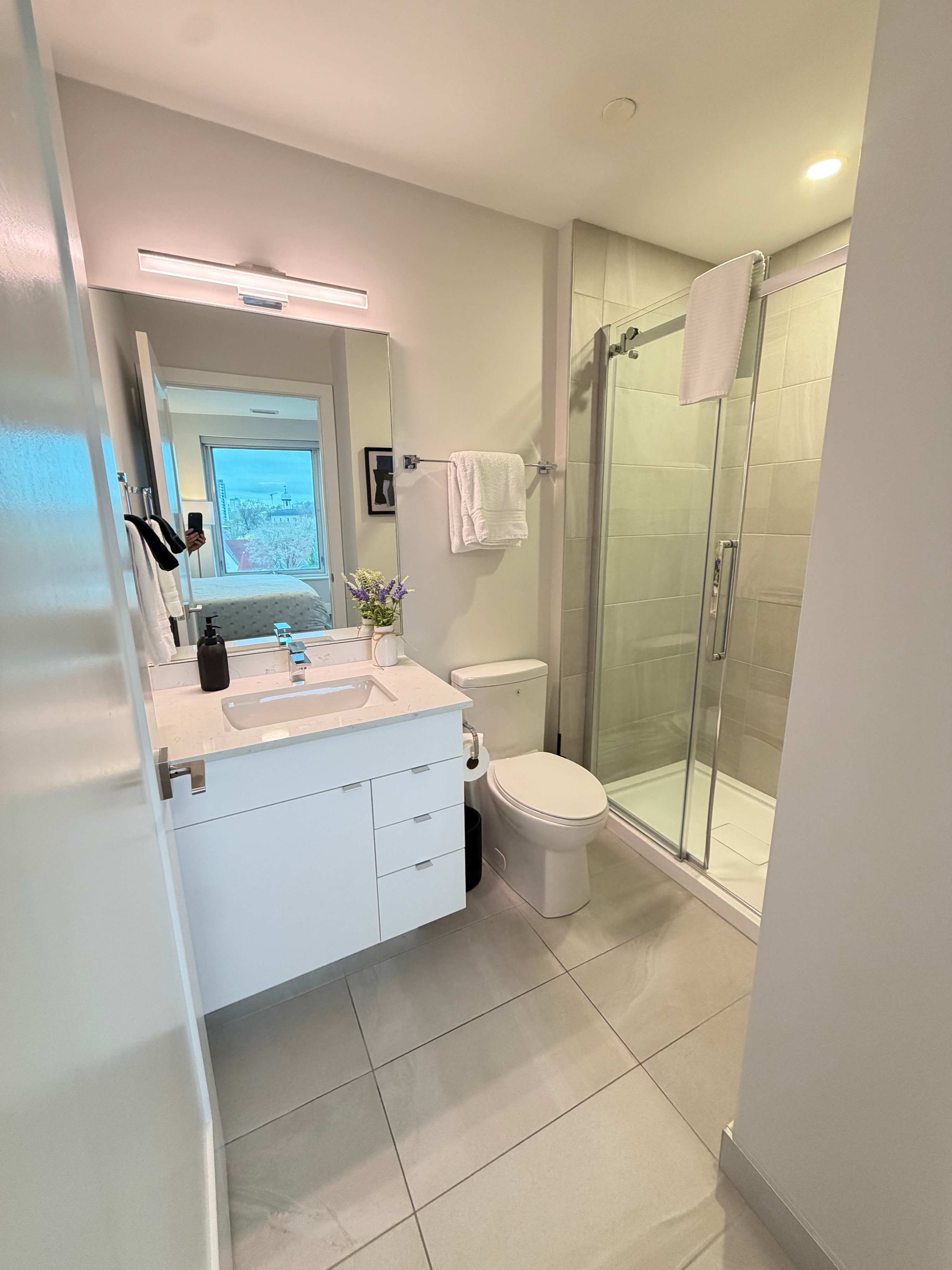 Downtown Waterview, 2 BR and 2 Bath with 6 appliances