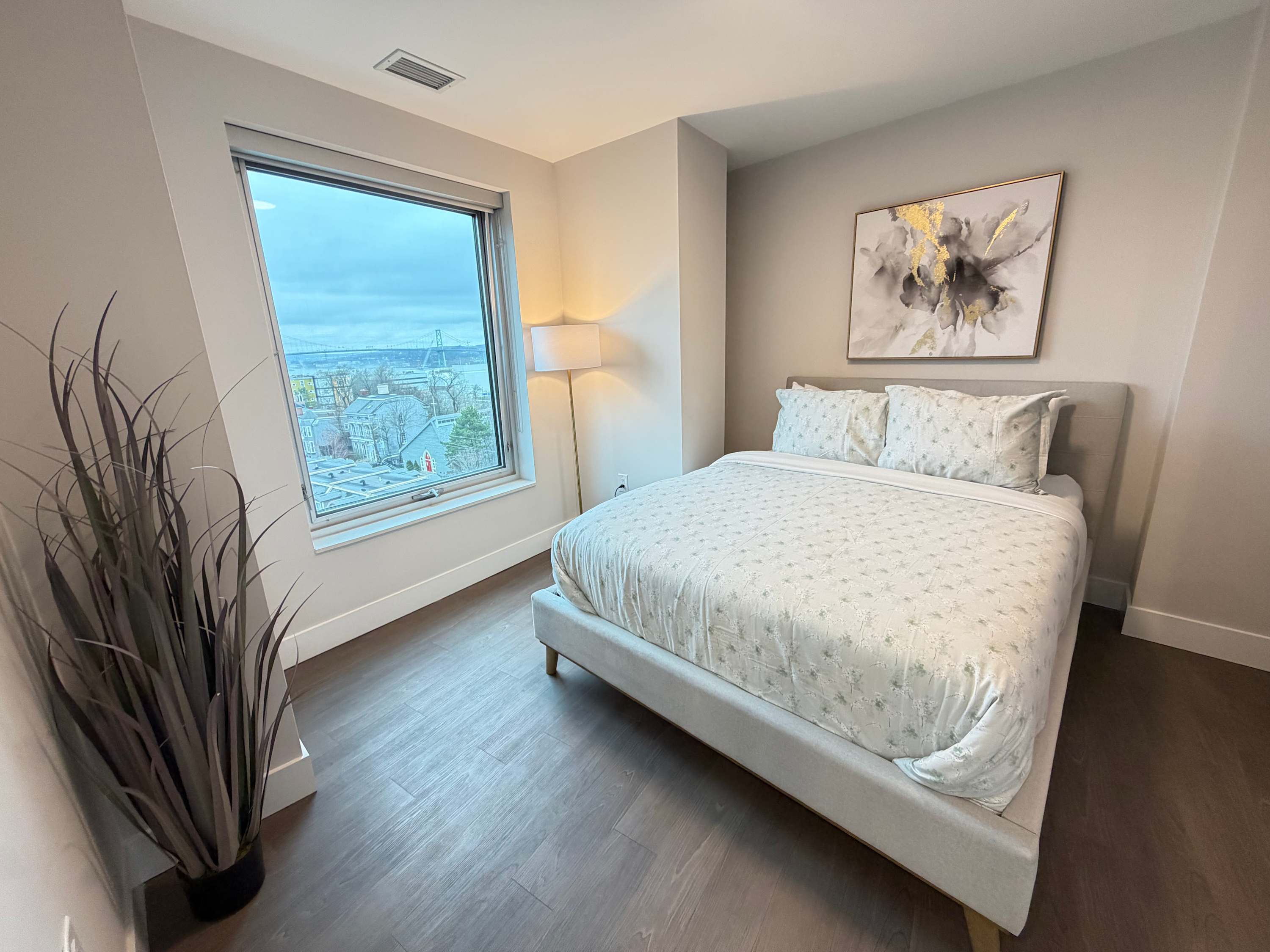 Downtown Waterview, 2 BR and 2 Bath with 6 appliances