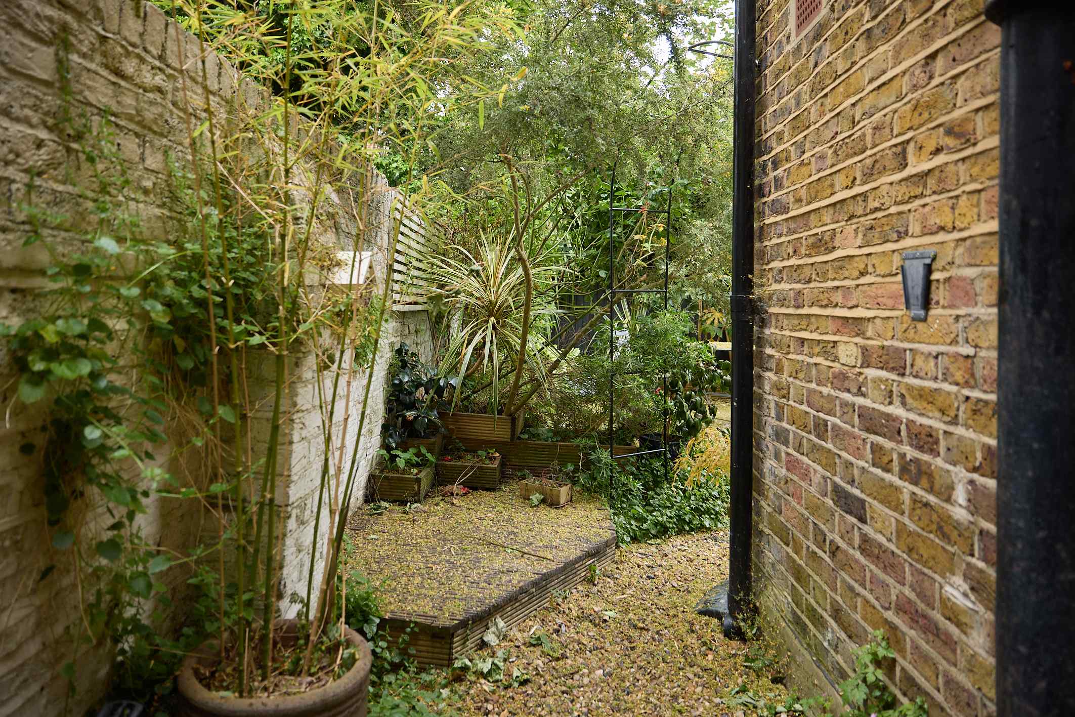 The Courtyard & Eaves House - Queen's Park in Huxley Street 40 W10 4QQ - Property image 29 - VivreStays