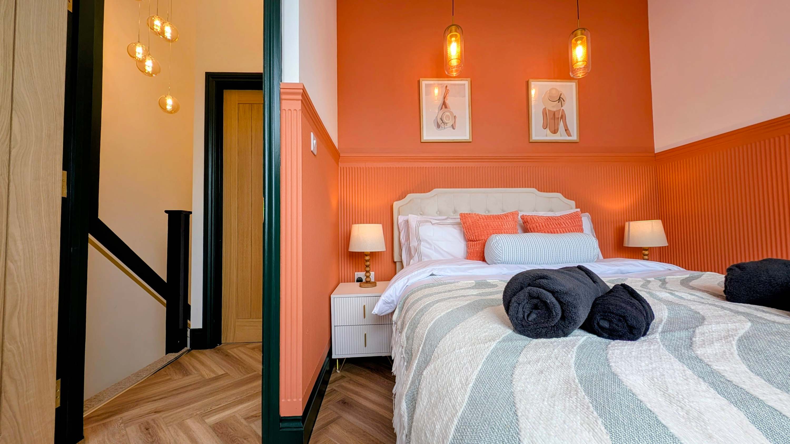 Luxury Seaton Beach Devon Sleeps 8 Parking in Queen Street 36 EX12 2RB - Property image 34 - VivreStays