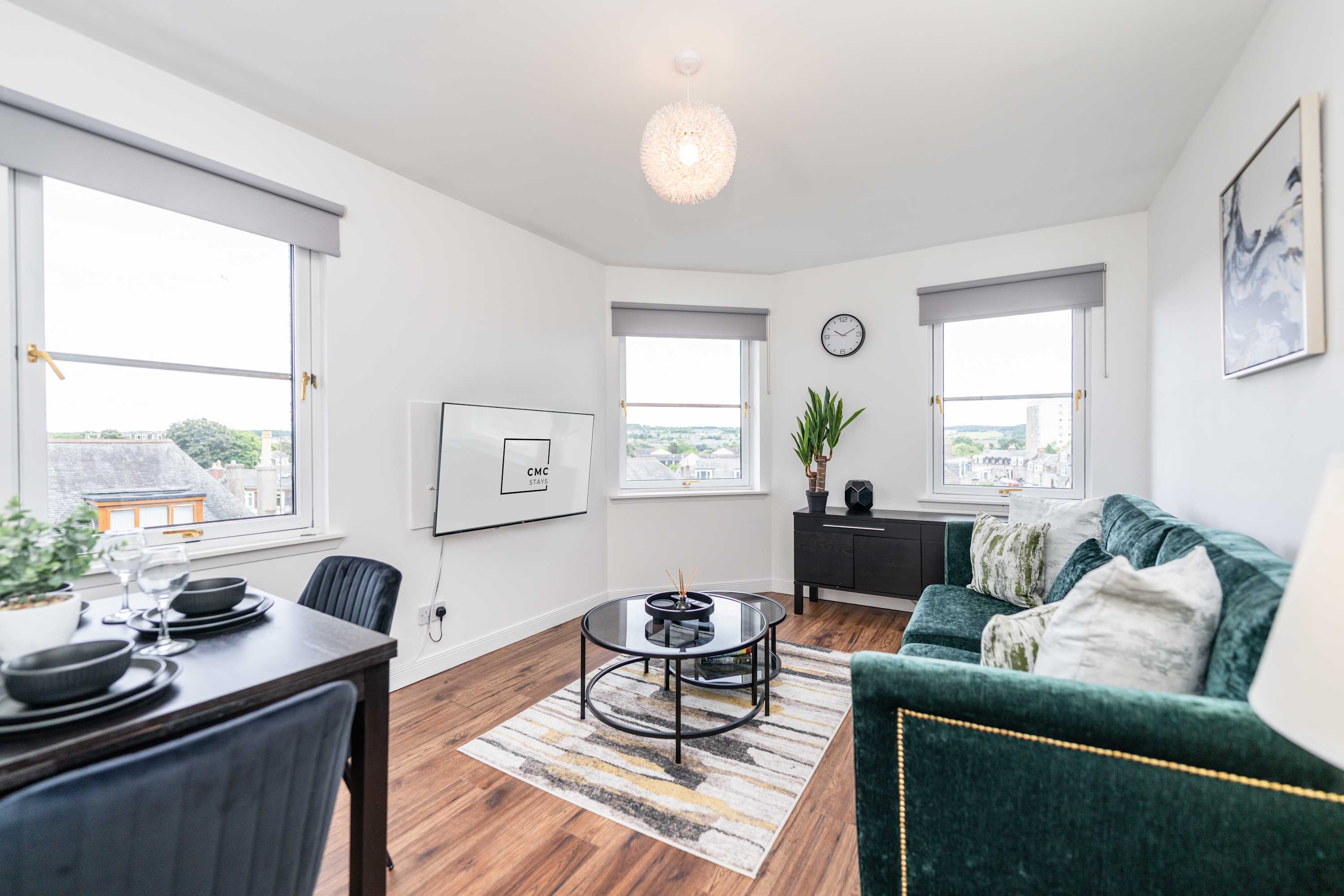 View Stylish 2BR -Free Parking -Near Shops and Cafes in Union Grove AB10 6AA Stylish 2BR -Free Parking -Near Shops and Cafes in Union Grove AB10 6AA - Property image 2 - VivreStays