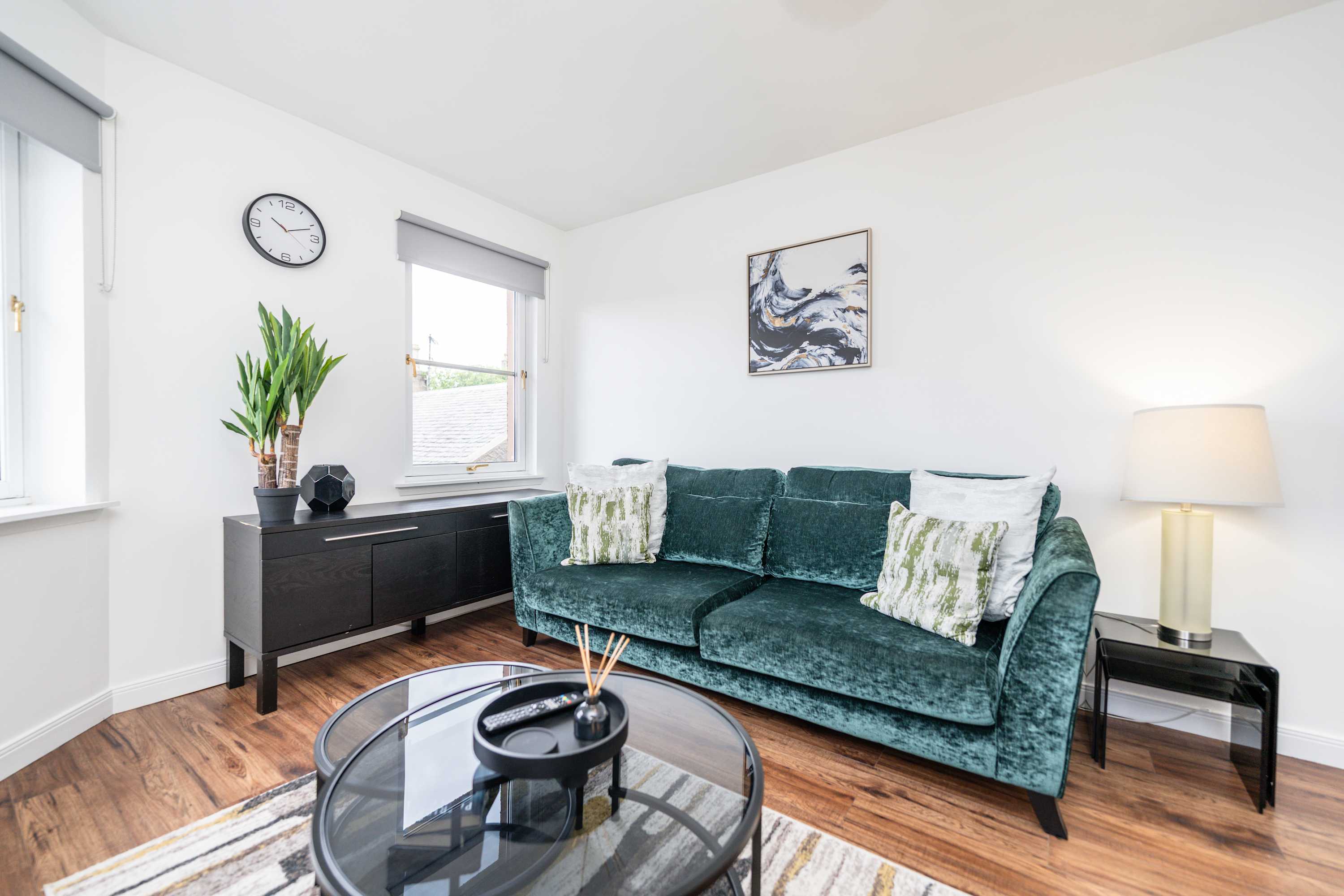 View Stylish 2BR -Free Parking -Near Shops and Cafes in Union Grove AB10 6AA Stylish 2BR -Free Parking -Near Shops and Cafes in Union Grove AB10 6AA - Property image 10 - VivreStays