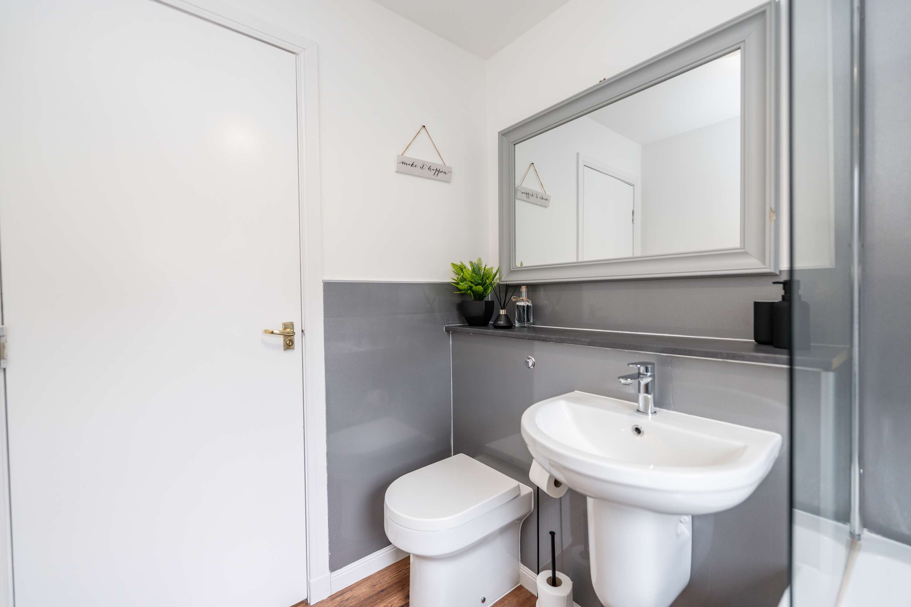 View Stylish 2BR -Free Parking -Near Shops and Cafes in Union Grove AB10 6AA Stylish 2BR -Free Parking -Near Shops and Cafes in Union Grove AB10 6AA - Property image 16 - VivreStays