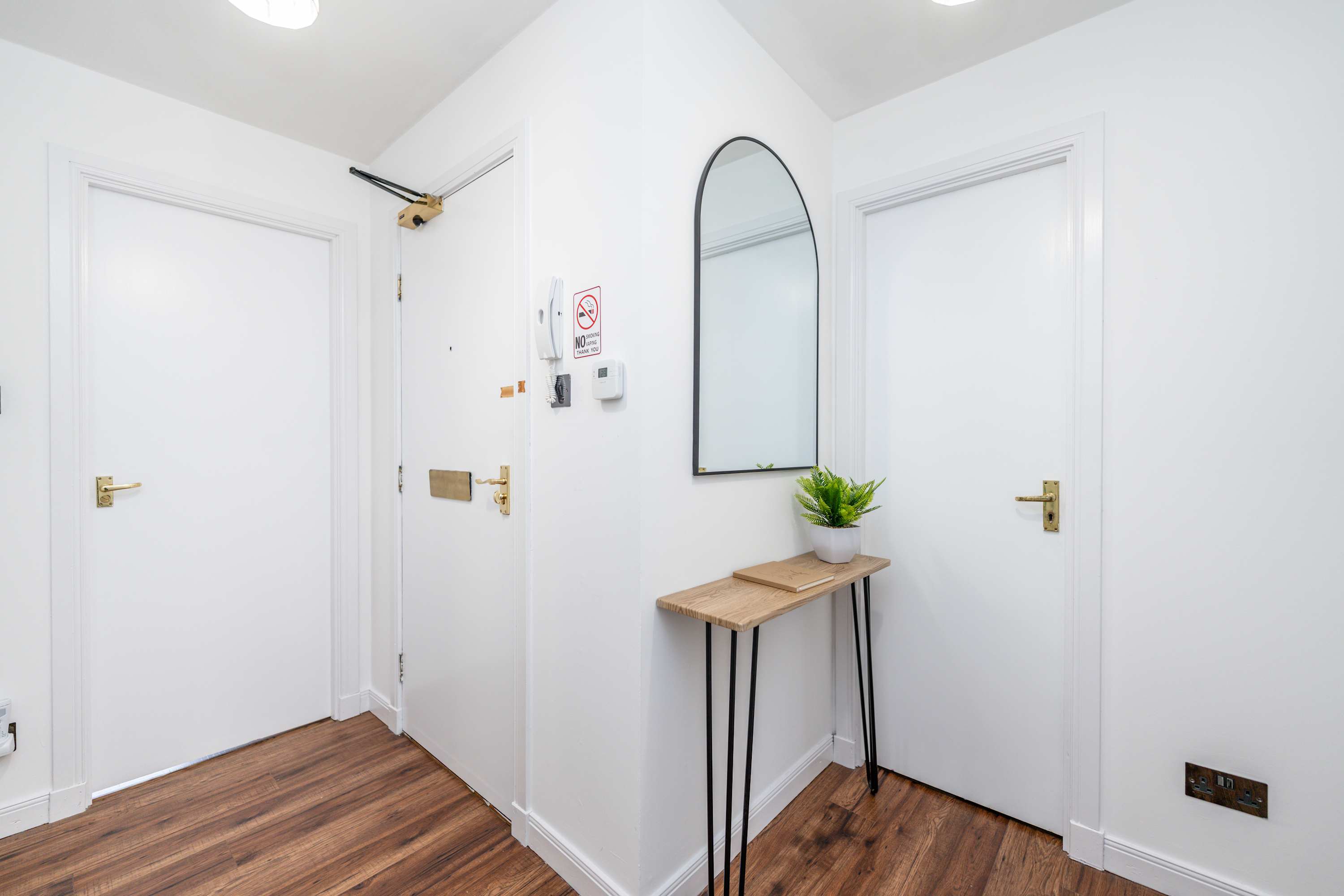 View Stylish 2BR -Free Parking -Near Shops and Cafes in Union Grove AB10 6AA Stylish 2BR -Free Parking -Near Shops and Cafes in Union Grove AB10 6AA - Property image 17 - VivreStays