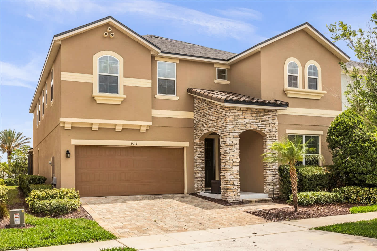 Kissimmee Villa: 9BR Retreat, Sleeps 18