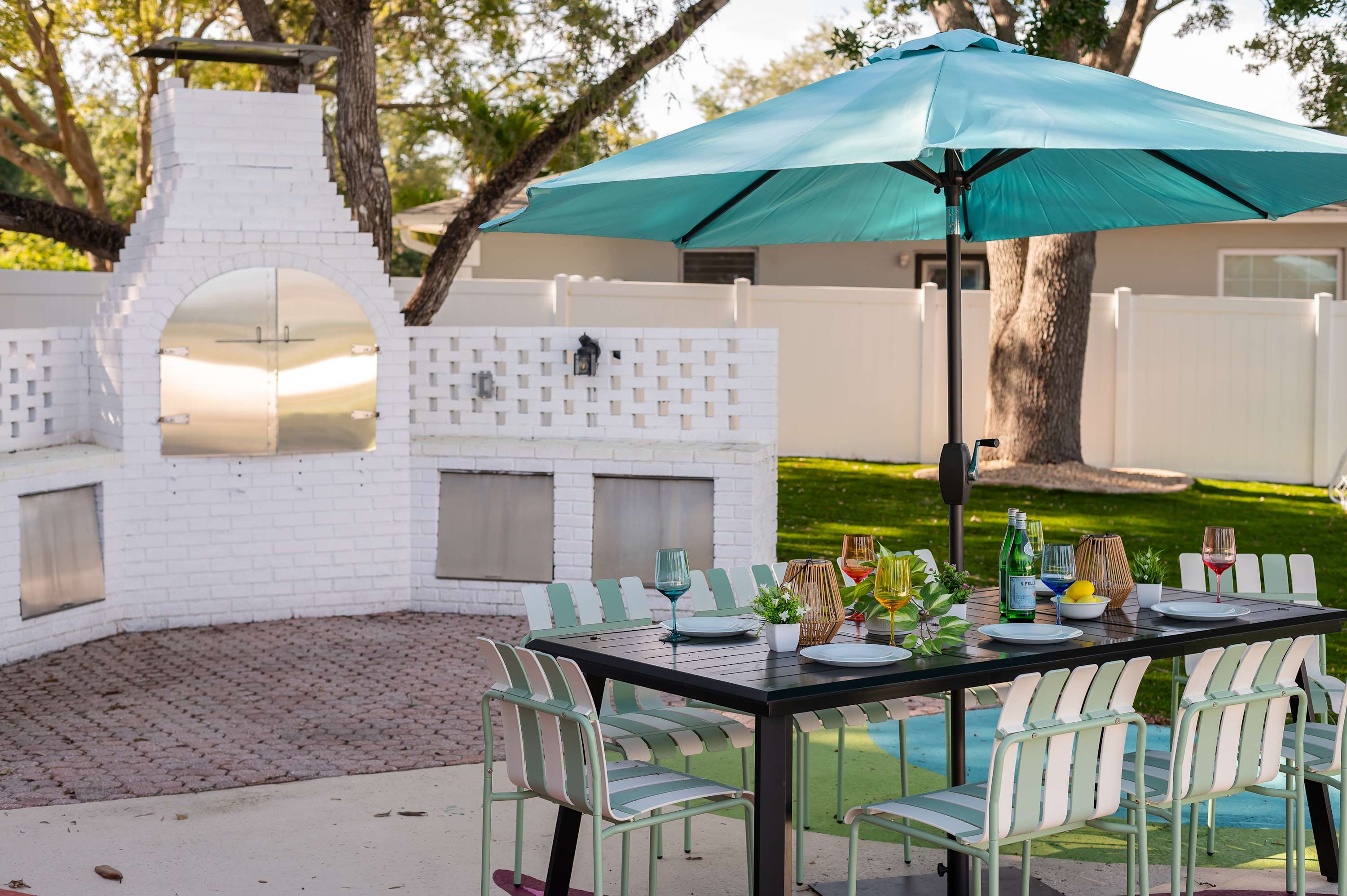 Tropical getaway w Pool, Pickleball & Game Room