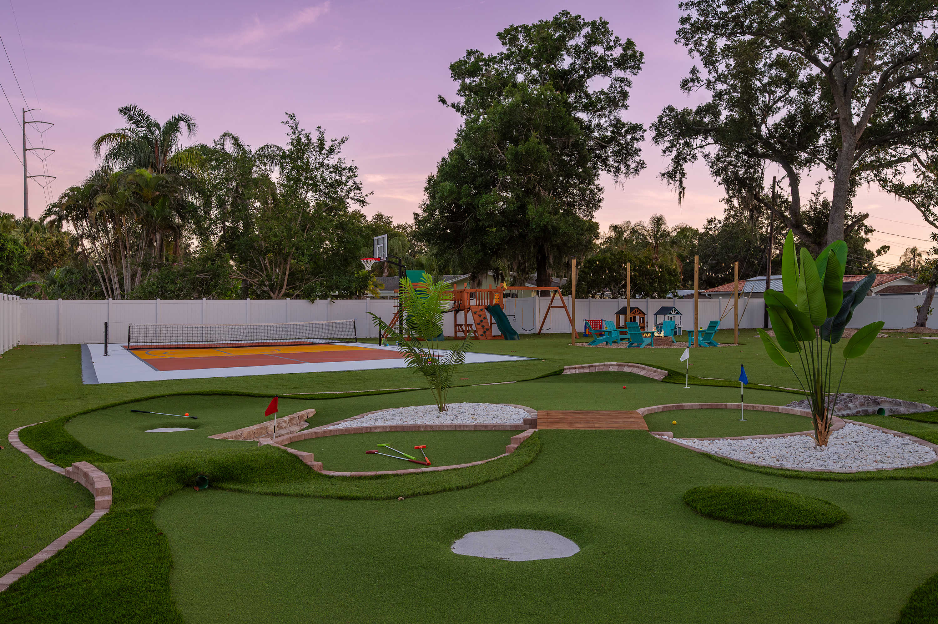 Tropical getaway w Pool, Pickleball & Game Room