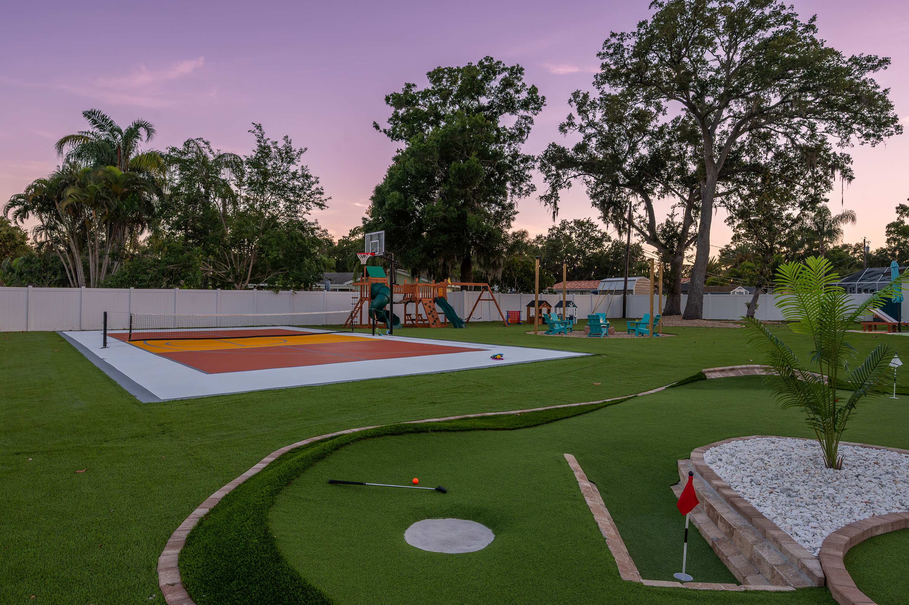 Tropical getaway w Pool, Pickleball & Game Room