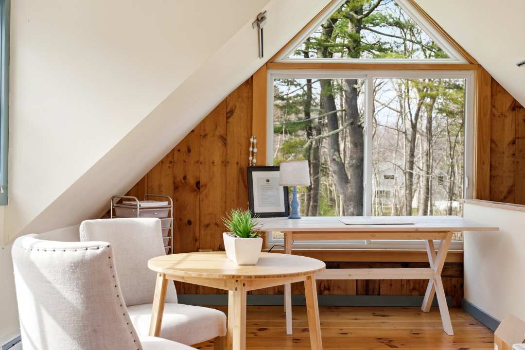 Porch & Porpoise – Cozy Retreat 5