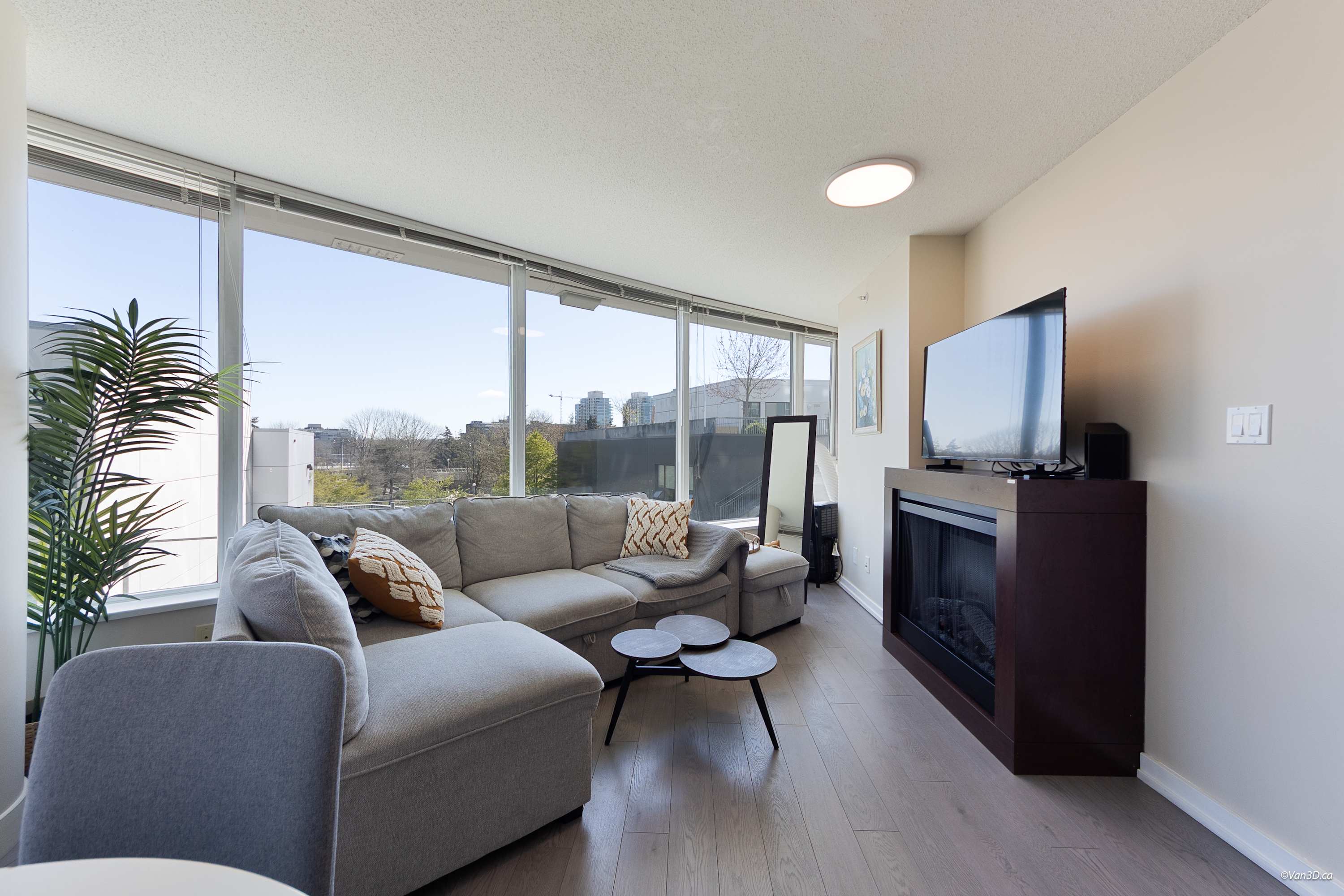 Stylish 2BR Den Oasis|Near BC Place|2 Free Parking