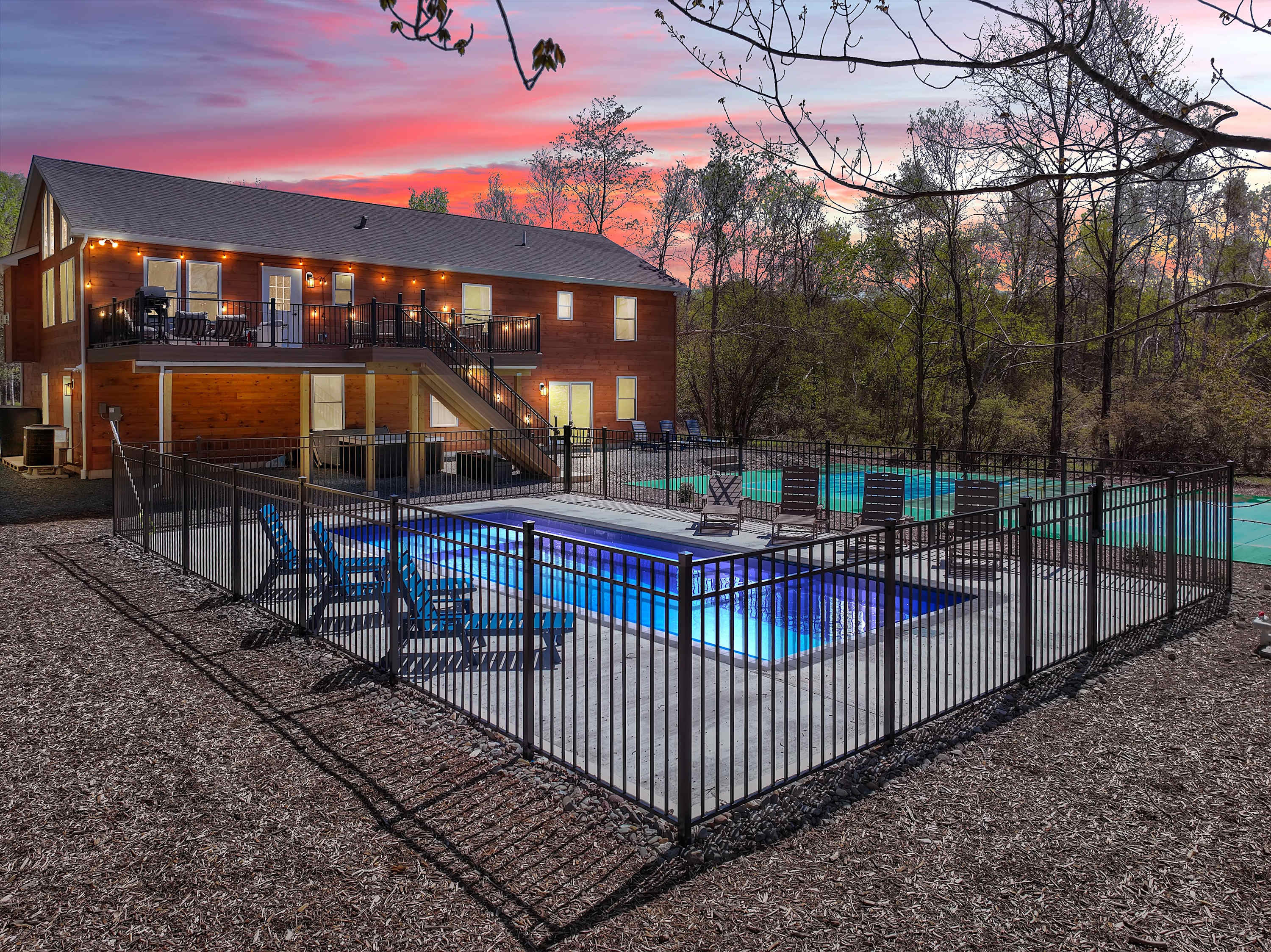 ELK COVE - Modern Pocono Cabin - Pool + Pickleball